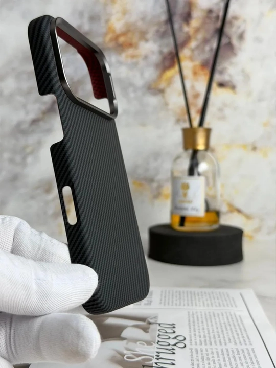 IPhone modellari uchun premium karbon g‘ilof, 13, 14, 15, 16, 17 Pro, Pro Max