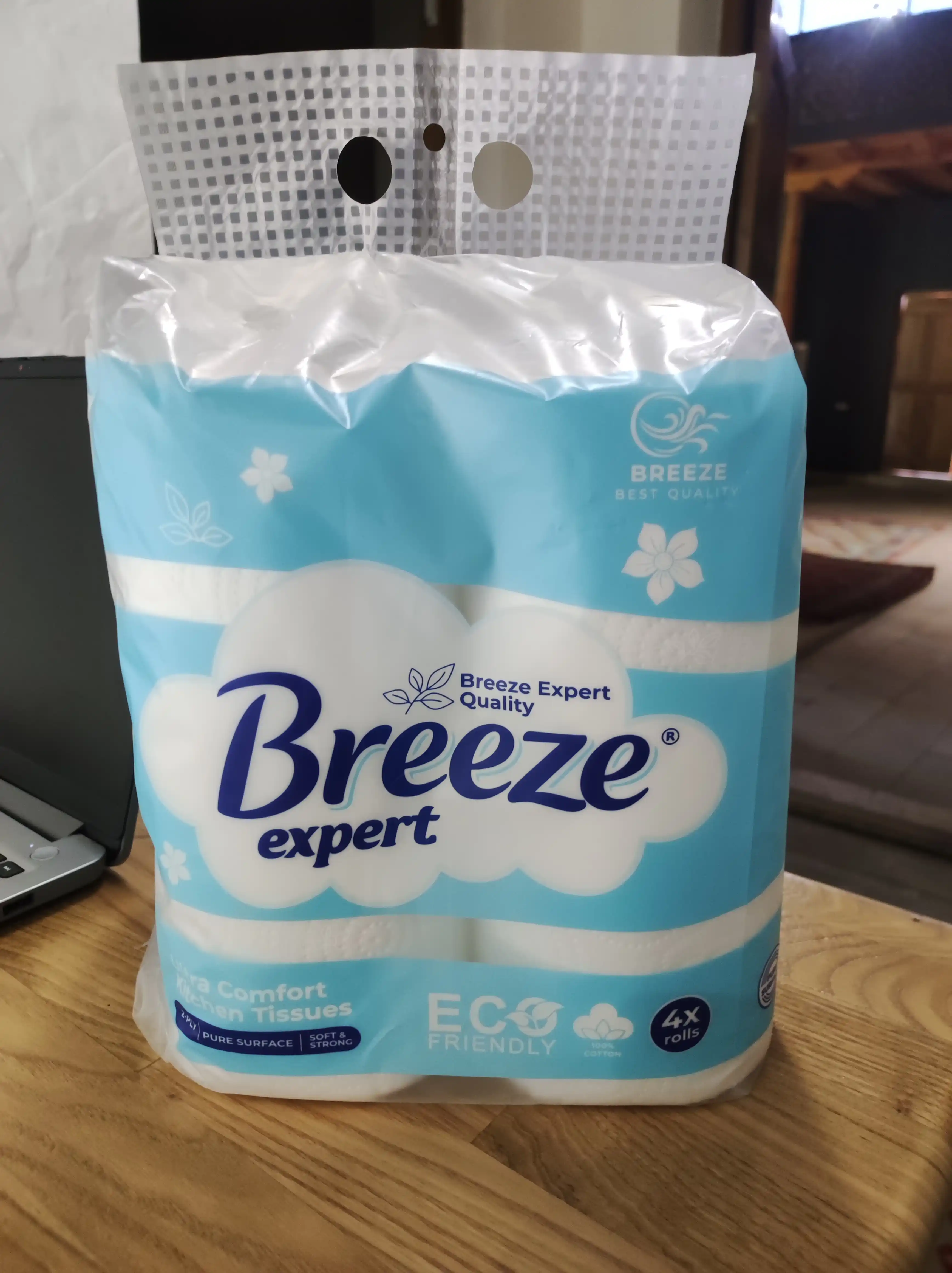 Бумажные полотенца 2-слойные, 4 рулона Premium Breeze Expert