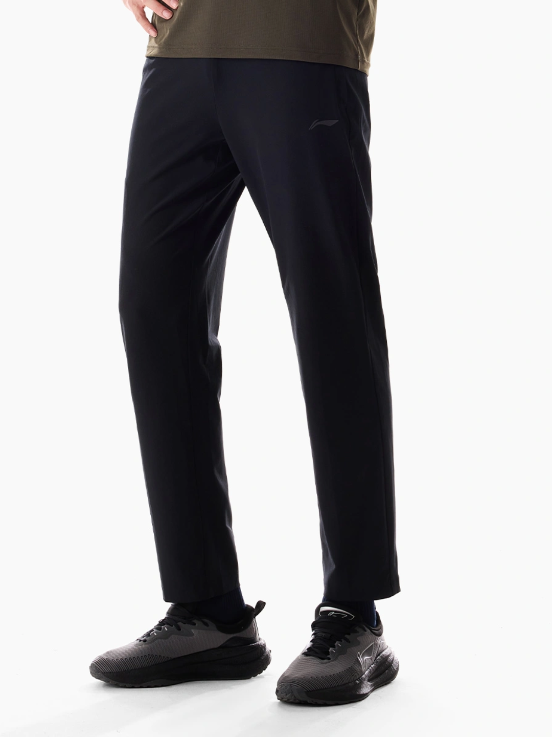 Брюки мужские Li-Ning AYKW297 AT DRY SMART 4-Way Stretch Fitness 