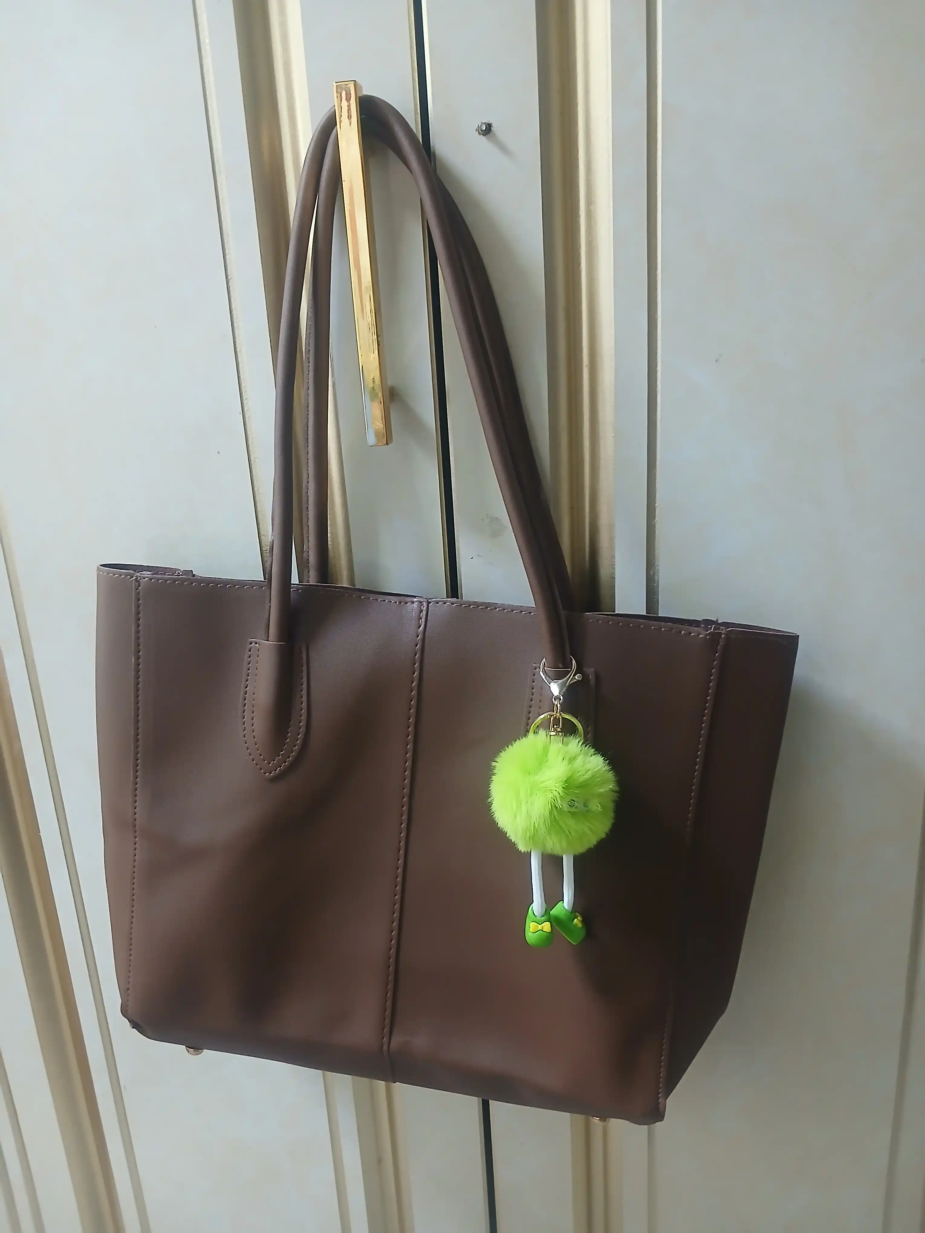 Ayollar uchun katta shopper sumka, PU charm tote, ish va hujjatlar uchun