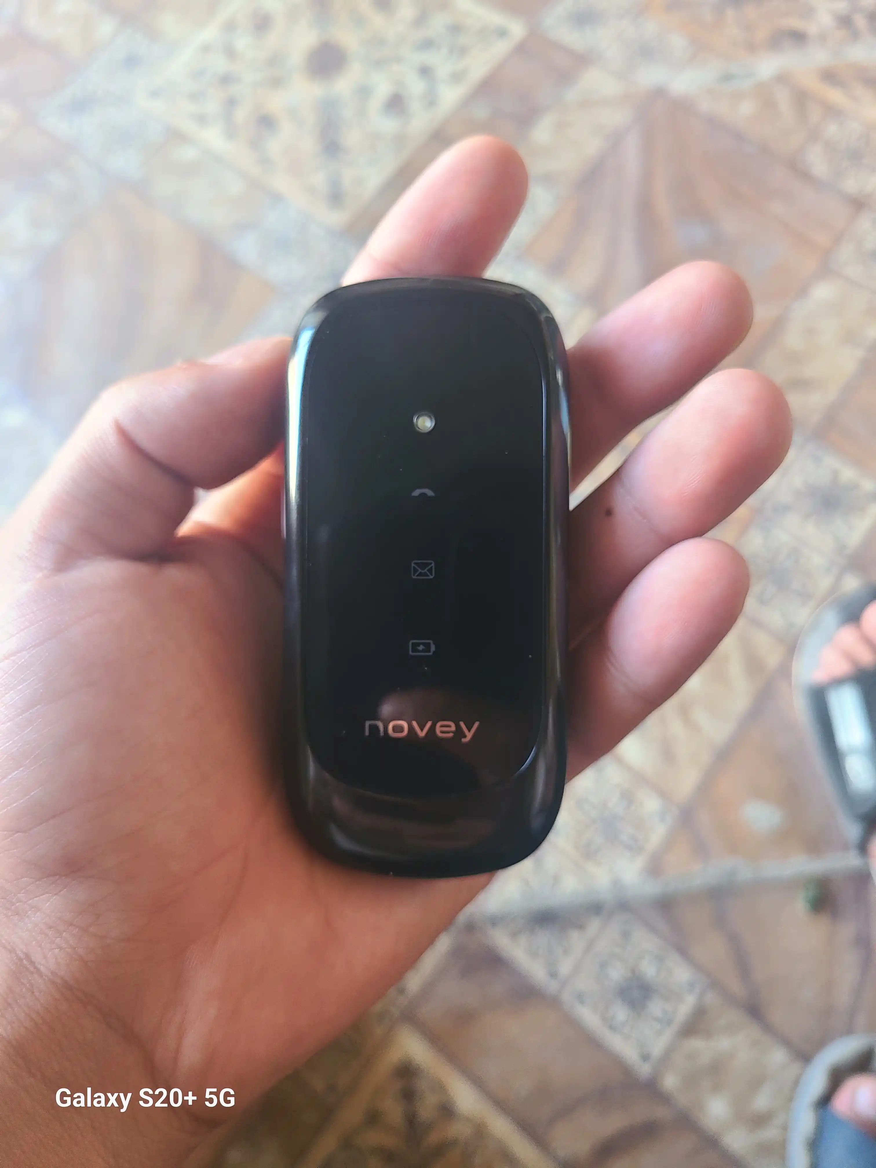 Кнопочный телефон-раскладушка Novey Z350, лягушка, без камеры