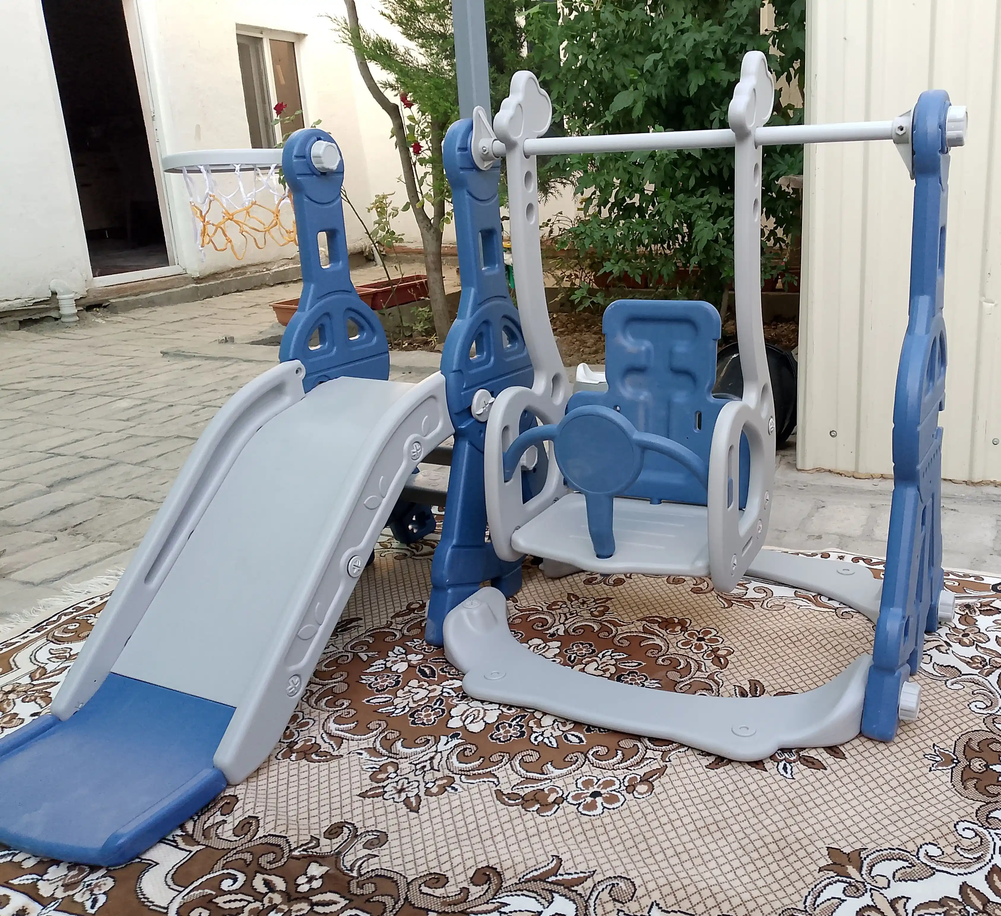 Игровой комплекс, горка, качели,баскетбольное кольцо, бассейн с шариками, детская площадка