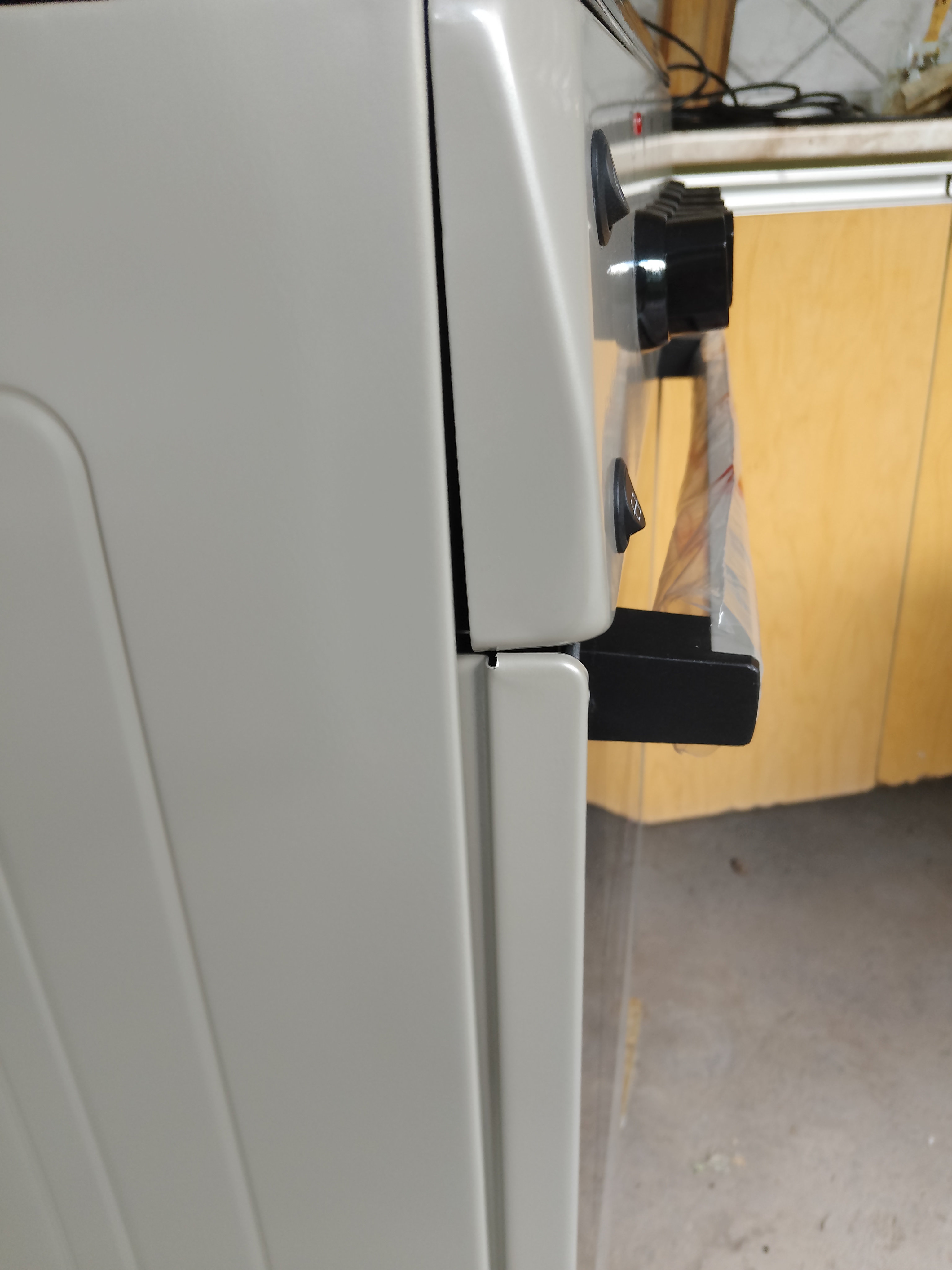 Gaz plitasi Ideal L265, 4 konforkali, pechning hajmi 65 litr, 60 * 60