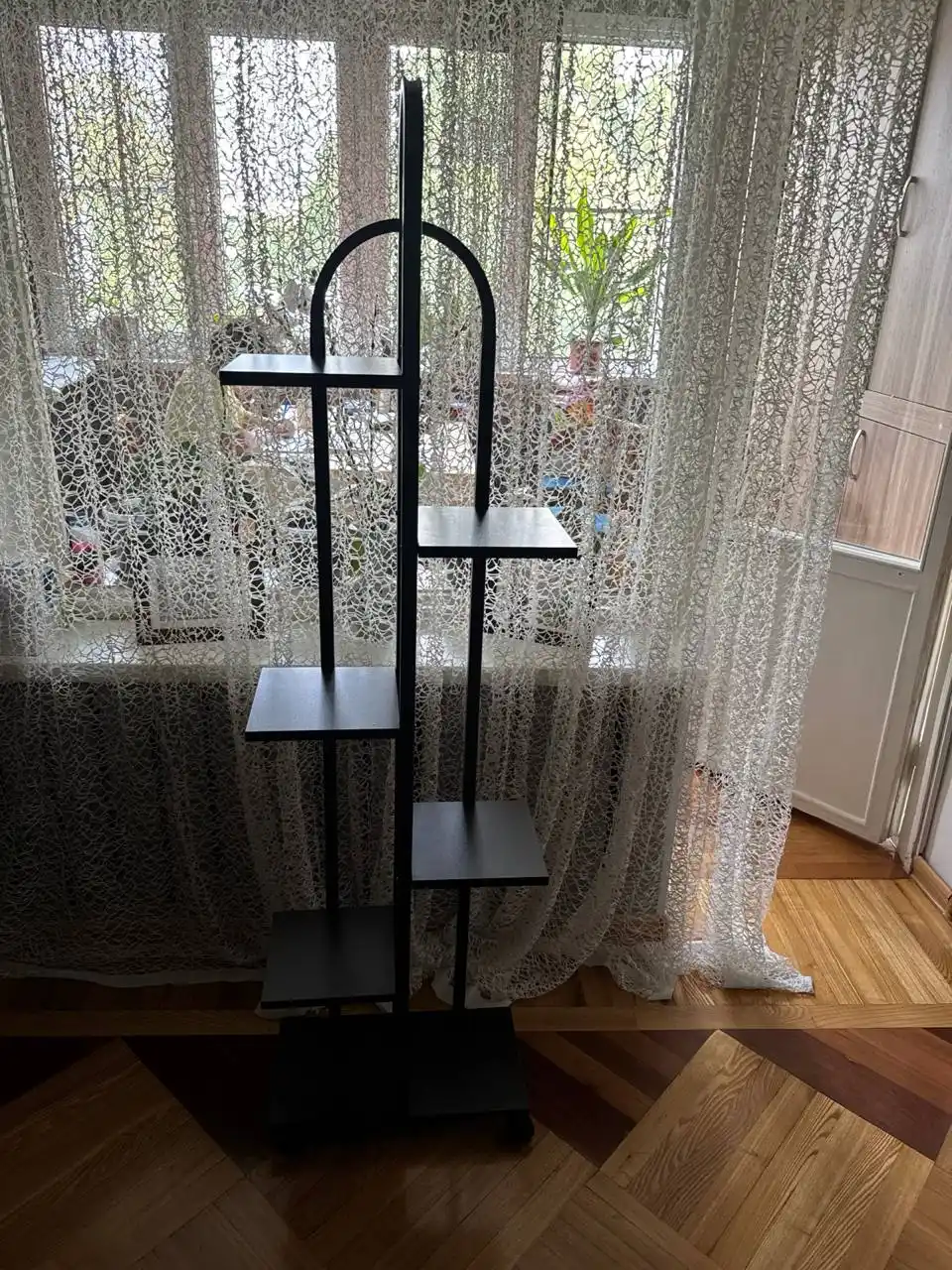 Gul stendi, gullar uchun podstavka, metall gul tokchasi, gul javoni, o‘simlik uchun javon