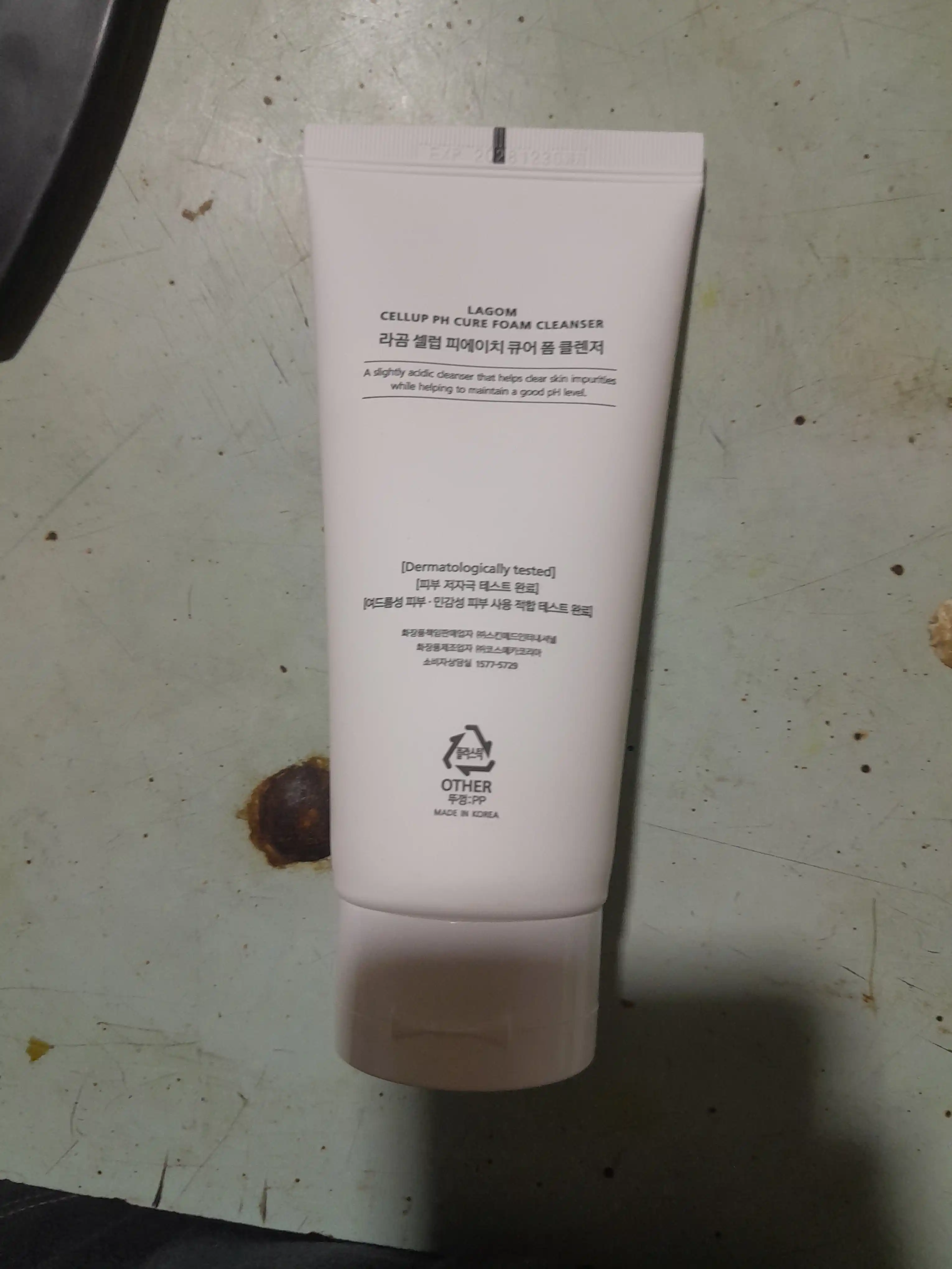 Normal, yog'li, ta'sirchan yuzlarga yuz yuvish ko'pigi, Lagom Cellup Ph Cure Foam Cleanser