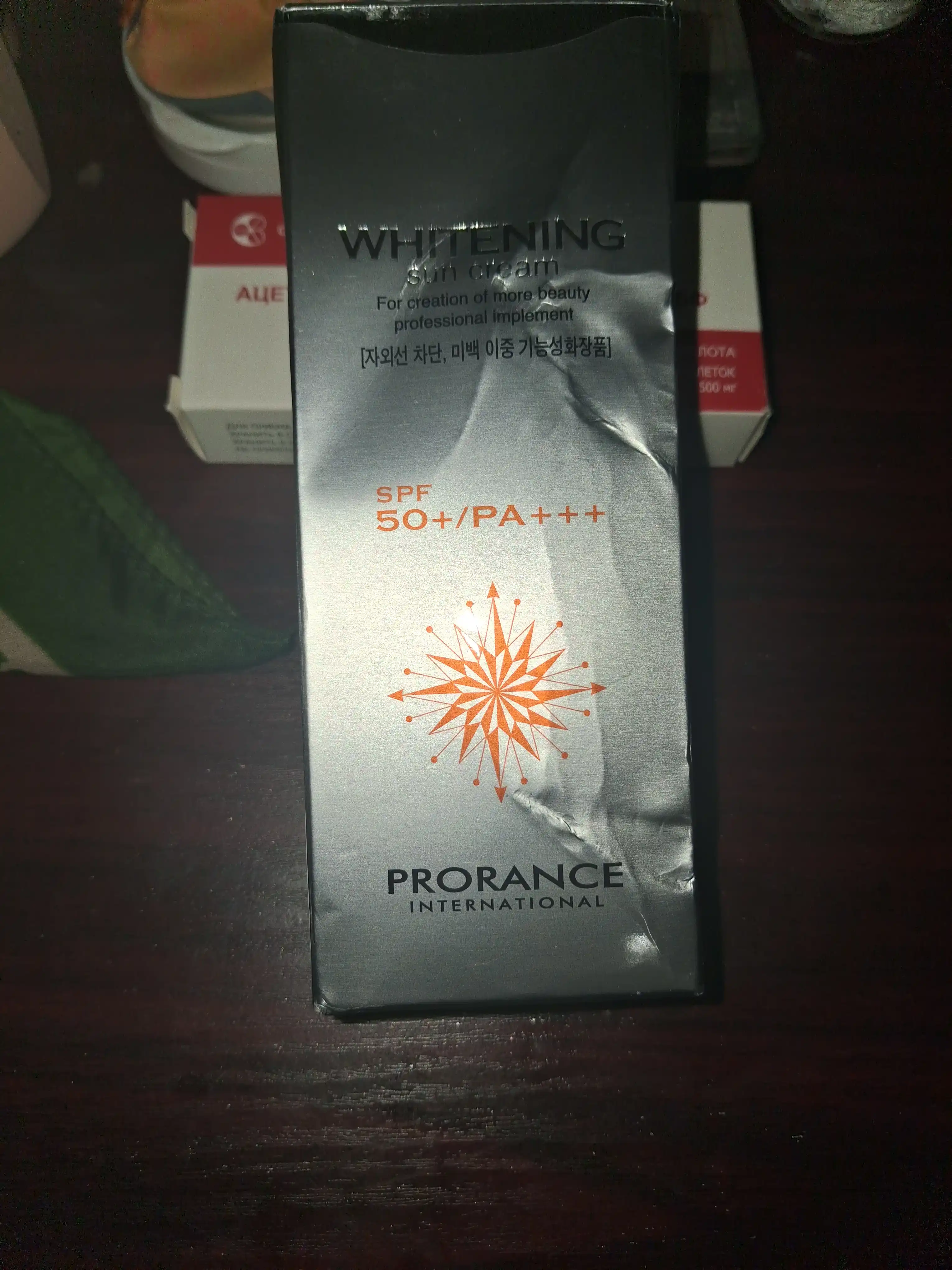 Prorance Whitening SPF 50+ pigmentatsiyaga qarshi oqartiruvchi quyoshdan himoyalovchi krem