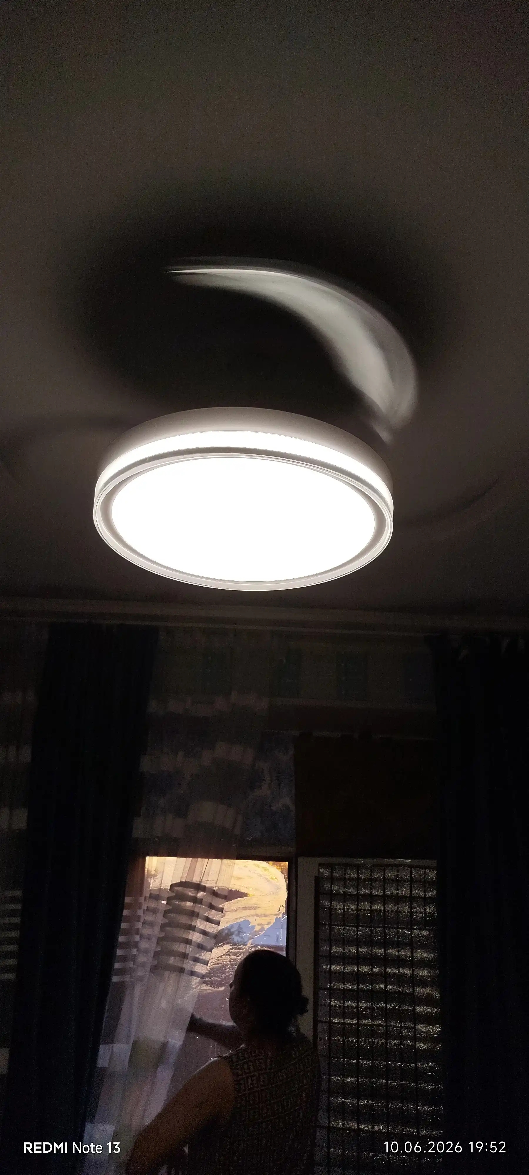 Ventilyatorli LED lyustra va qandil, shiftga osma, 3 xil yorug‘lik, 6 tezlik ventilyator