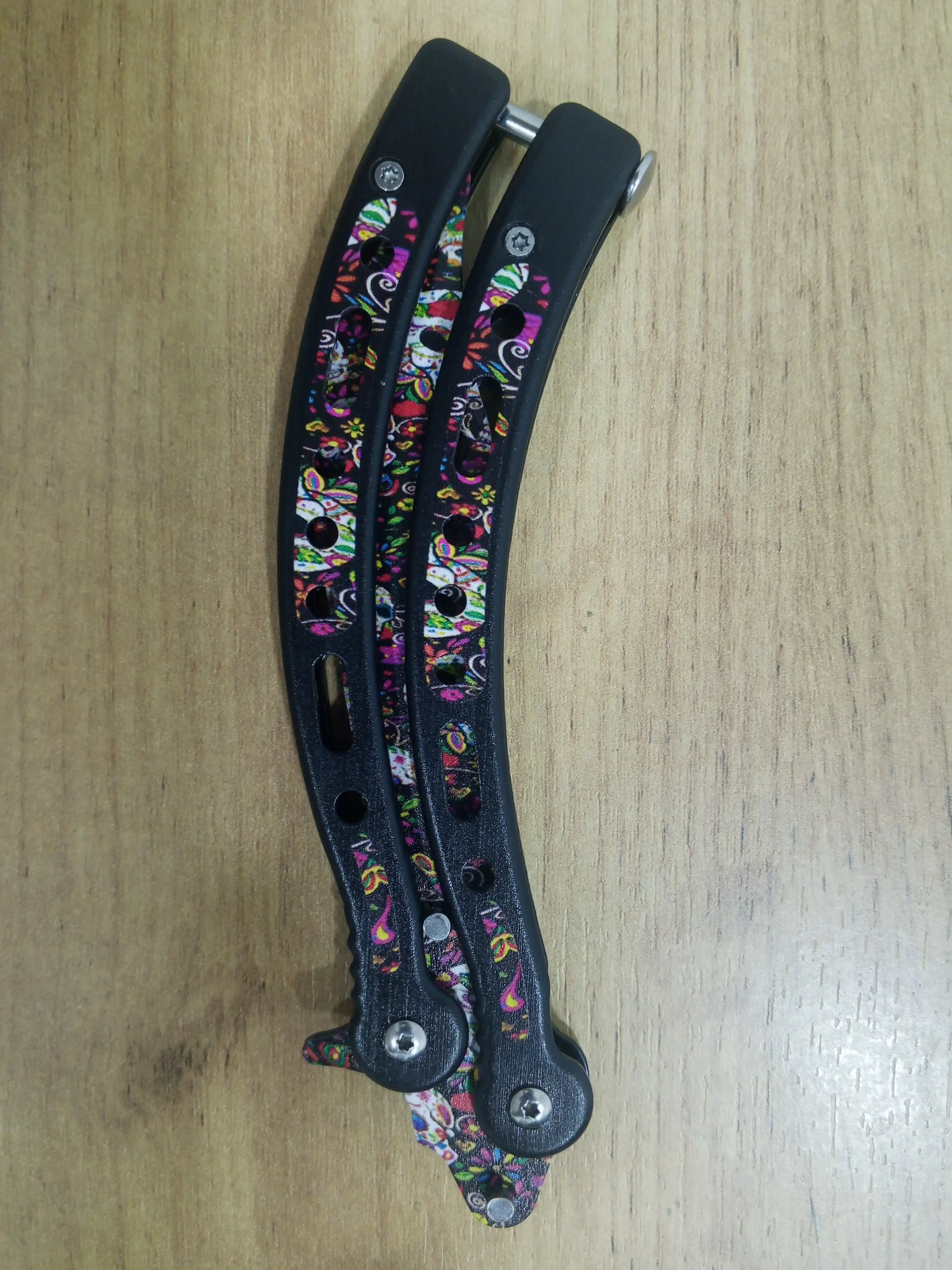 Metall tutqichli yig'iladigan kapalak pichog'ini o'rgatish, CSGO butterfly