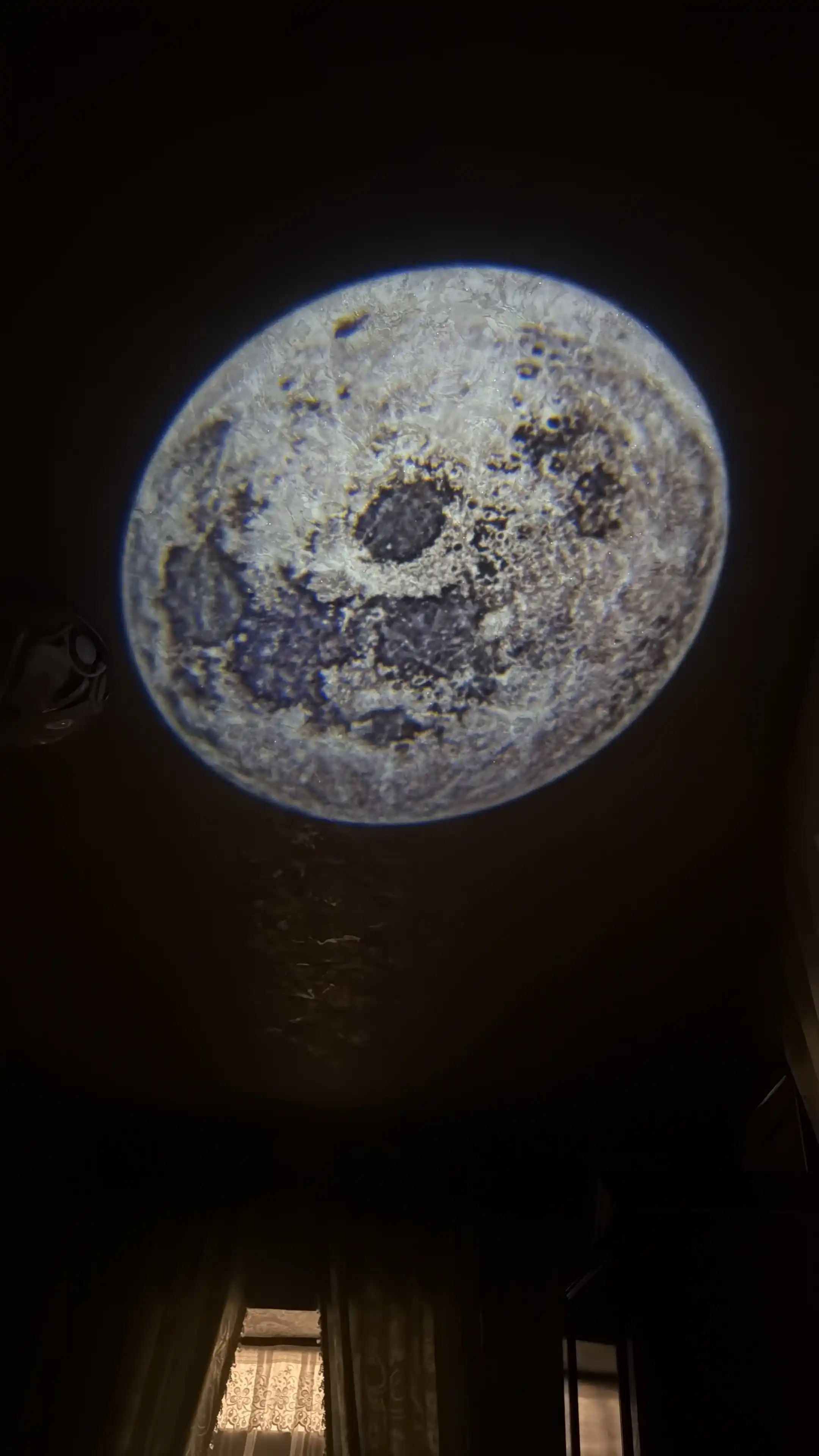6 ta almashtiriladigan nasadkali PLANETARIUM USB tungi yoritgich-sayyoralar proyektori