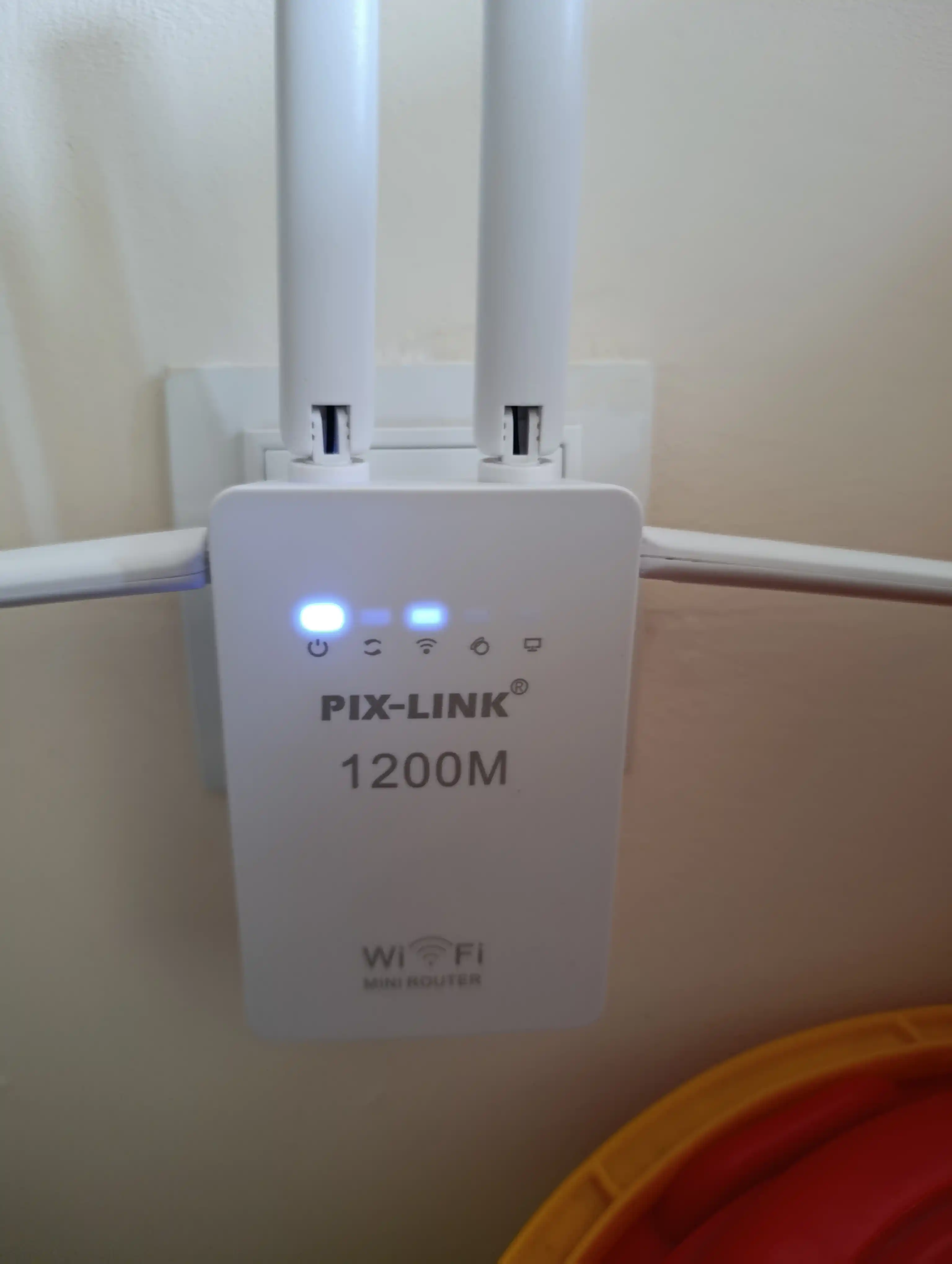 Усилитель сигнала Wi-Fi мини-роутер, репитер 3 в 1 Pix-link LV-WR09, LV-WR02EQ