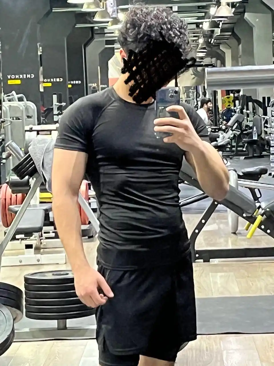 Erkaklar sport shortigi 2 tasi 1 da: tayts va telefon uchun cho'ntakli, sport va fitnes
