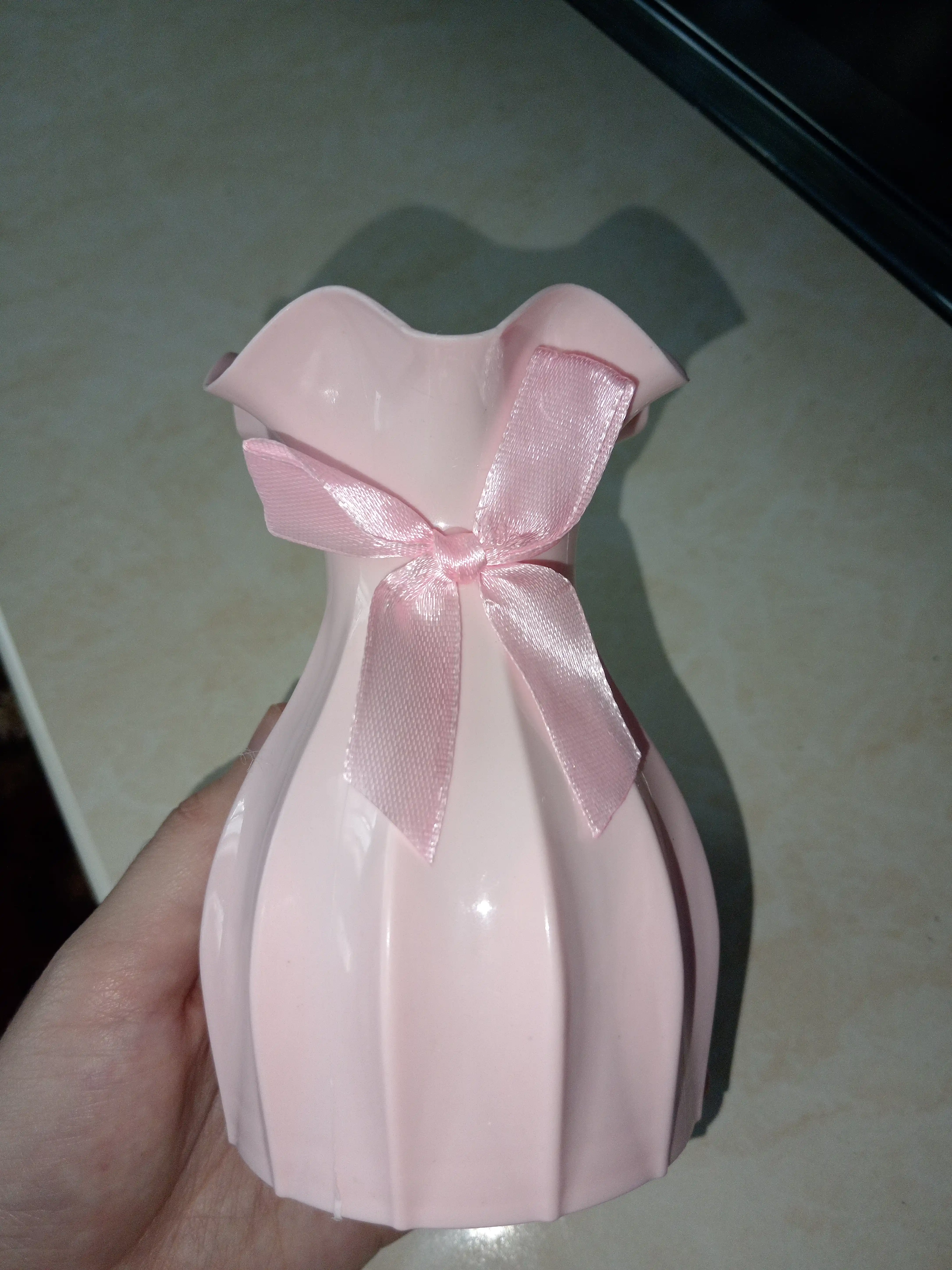 Tabiiy va sun’iy gullar uchun plastik vaza, Gifthome
