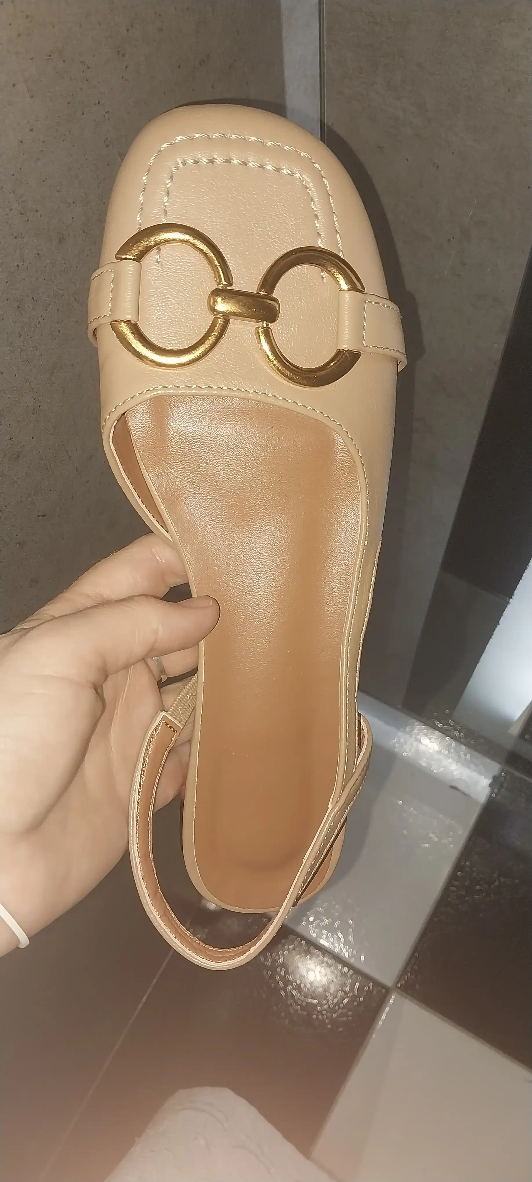 Ayollar uchun bosonojkalar, ayollar yozgi tuflilar sandal