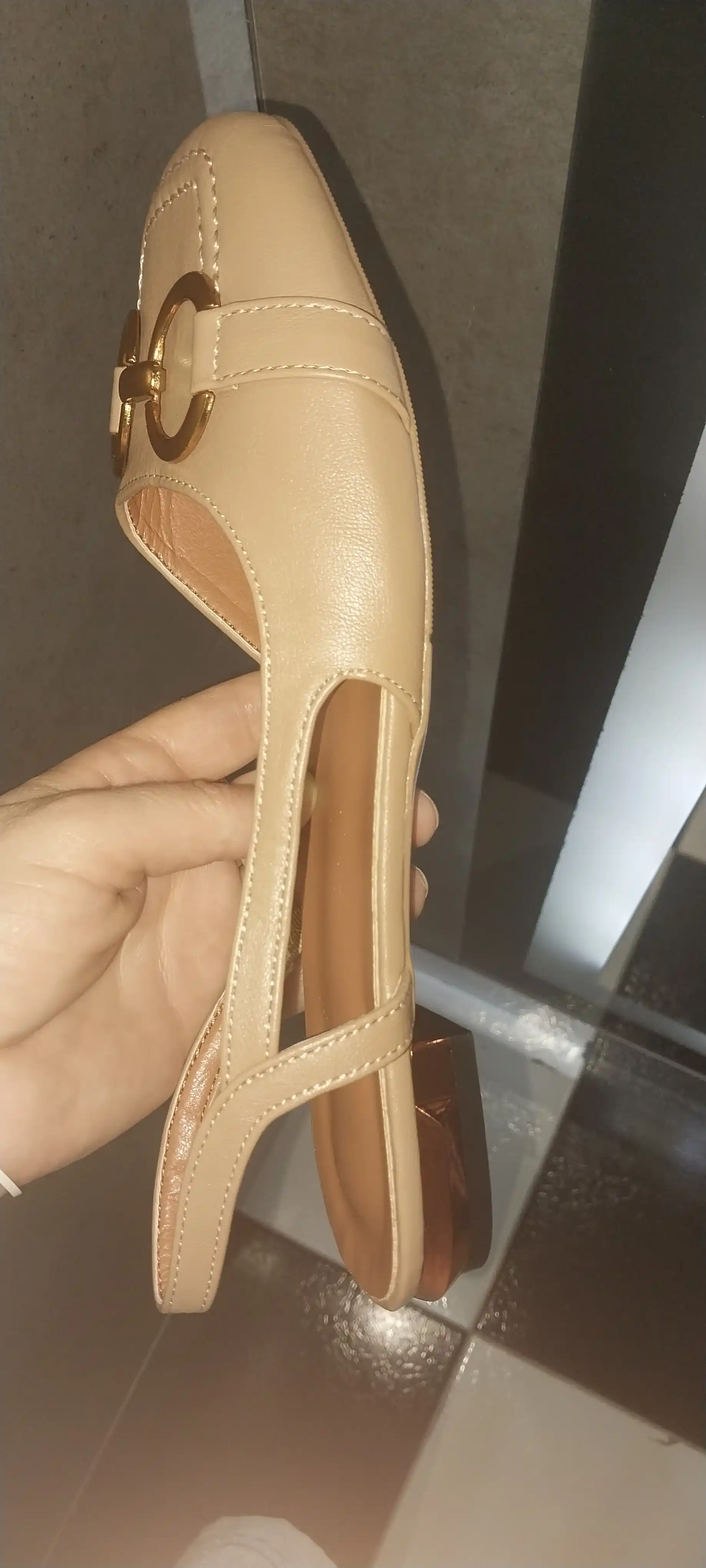 Ayollar uchun bosonojkalar, ayollar yozgi tuflilar sandal
