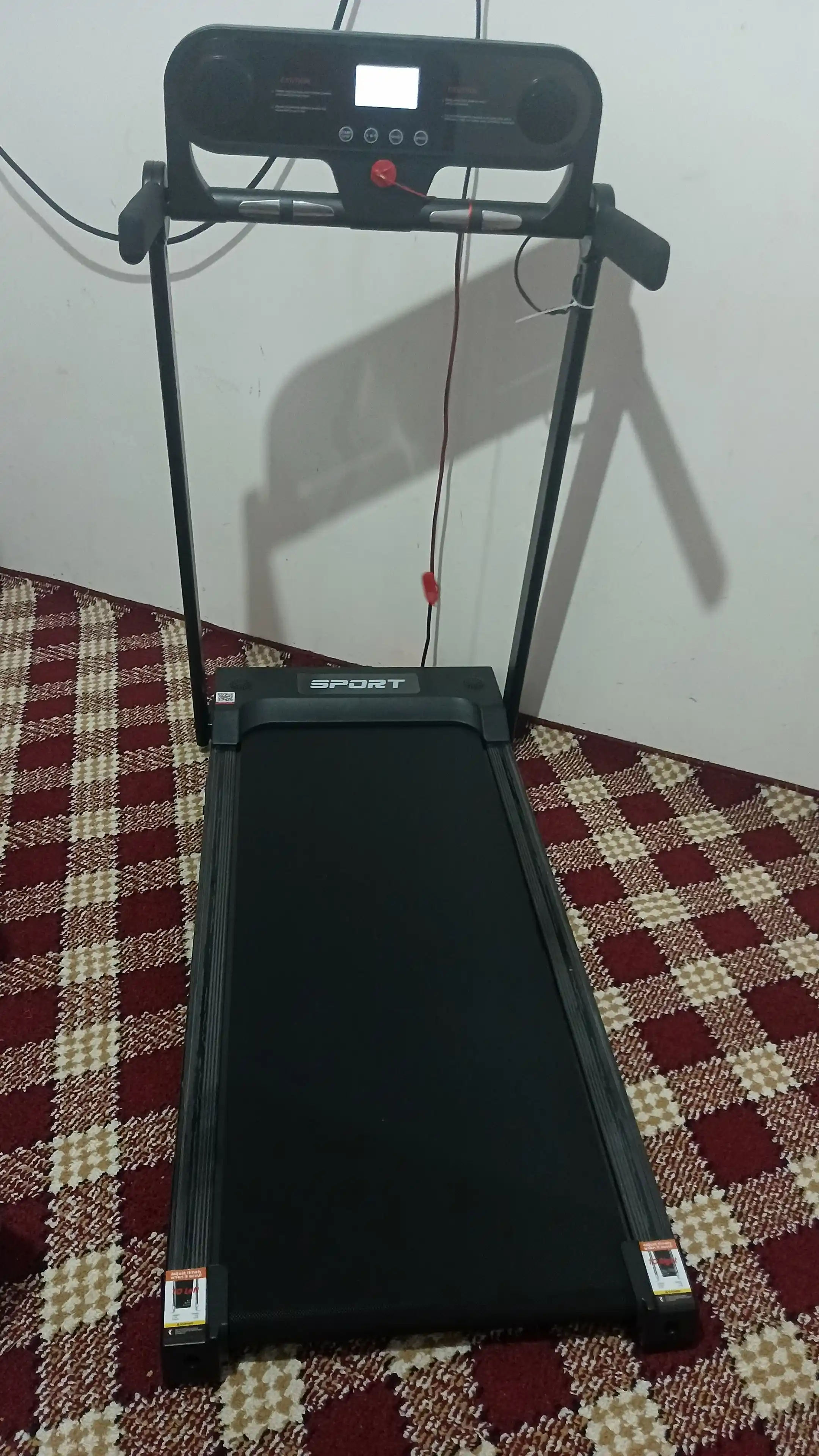 Uy va ofis uchun yugurish yo‘lagi, erkaklar va ayollar uchun kardiotrenajer