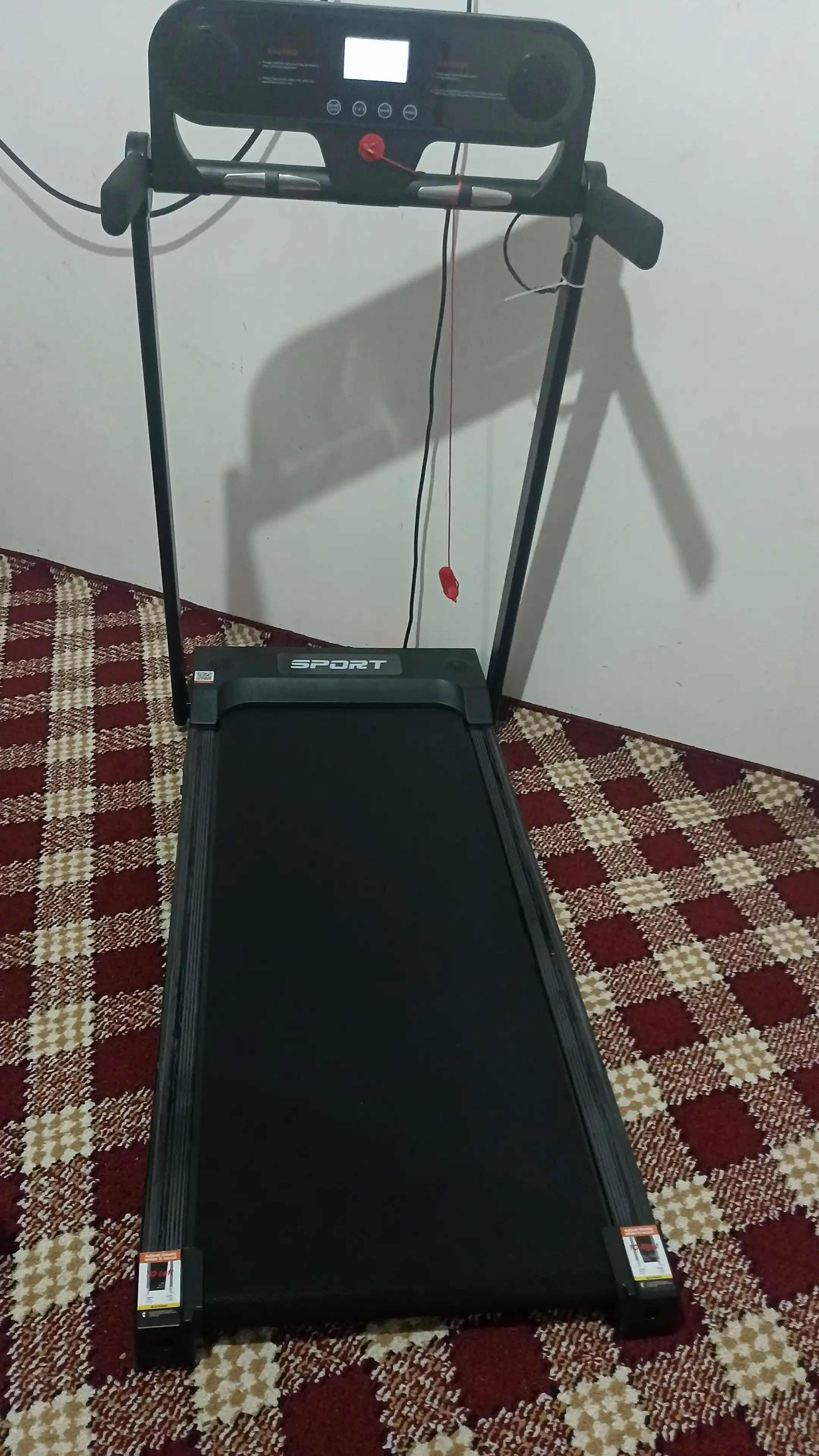 Uy va ofis uchun yugurish yo‘lagi, erkaklar va ayollar uchun kardiotrenajer