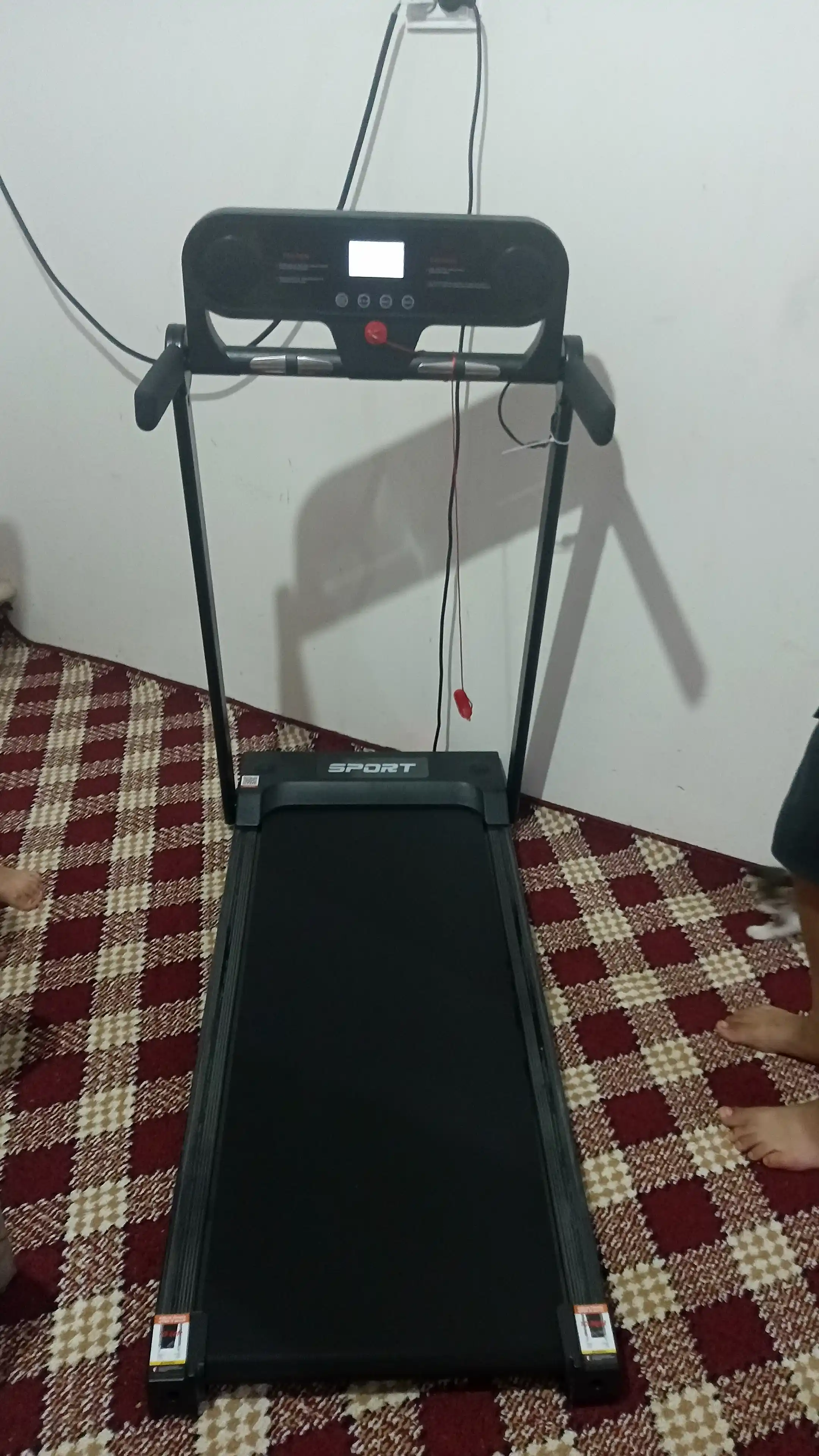 Uy va ofis uchun yugurish yo‘lagi, erkaklar va ayollar uchun kardiotrenajer