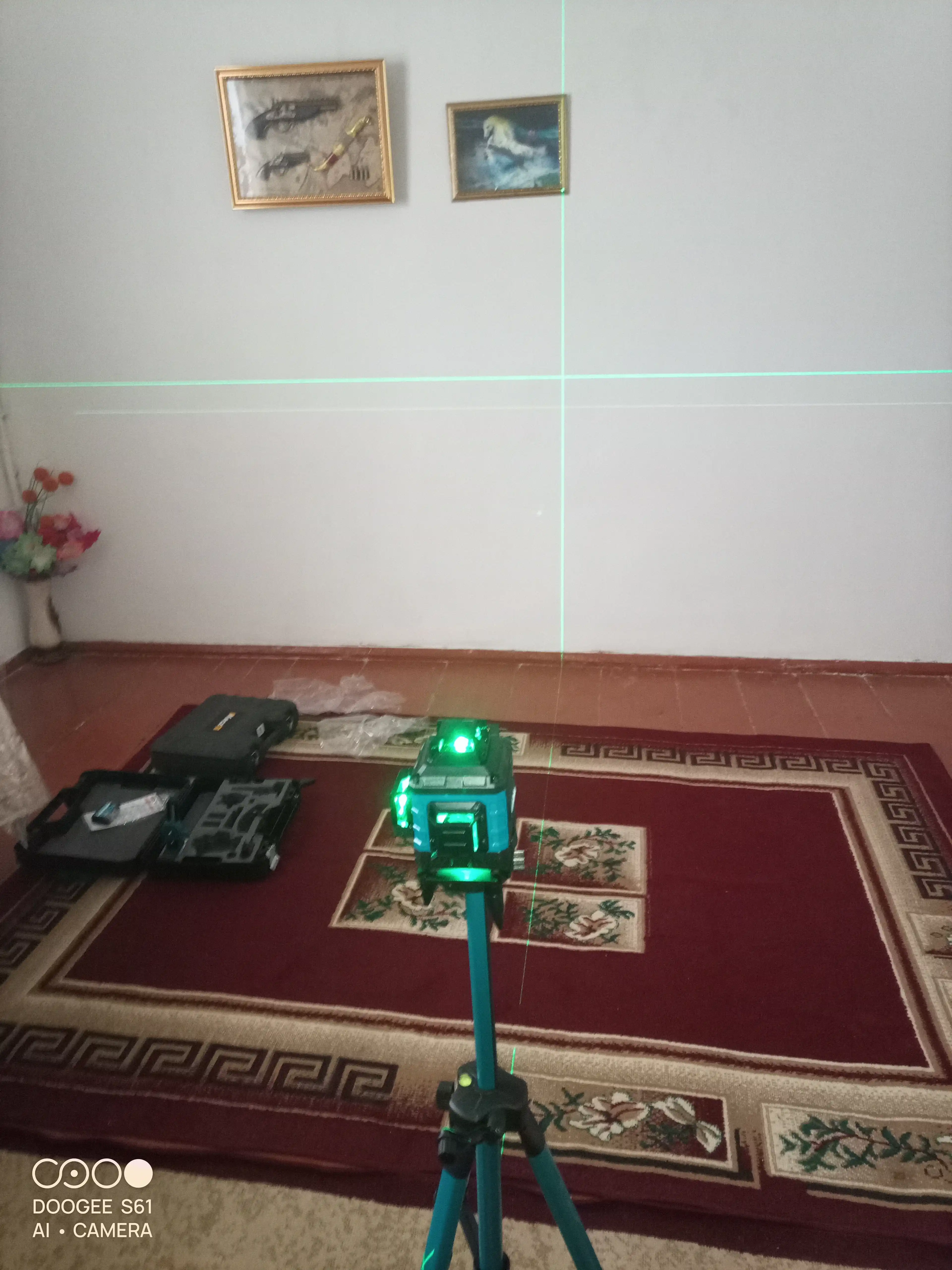 Лазерный уровень с штативом 4D