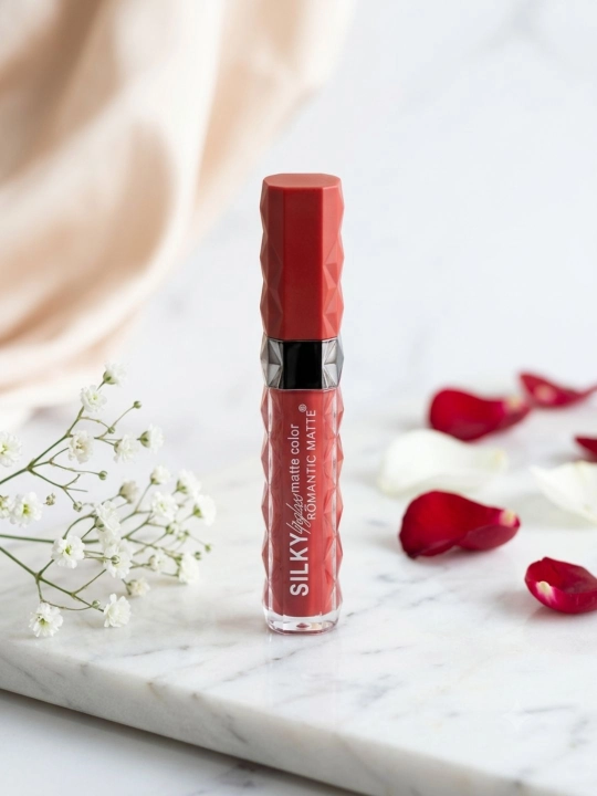 Silky Romantic Matte Color suyuq mat lab bo‘yog‘i - 