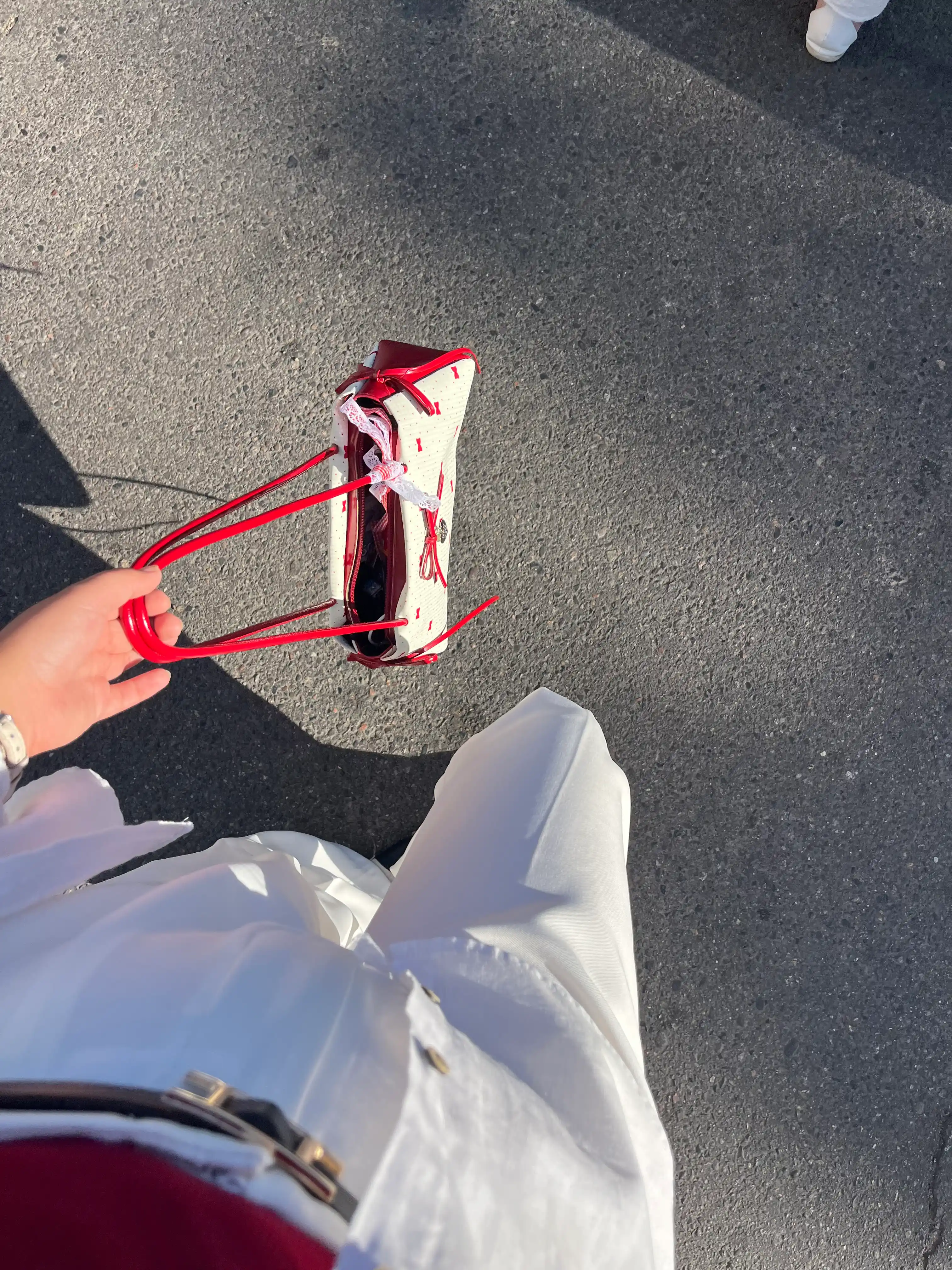 Ayollar uchun kichik baguette sumka, kross-bodi, yelkaga taqiladigan, bantikli