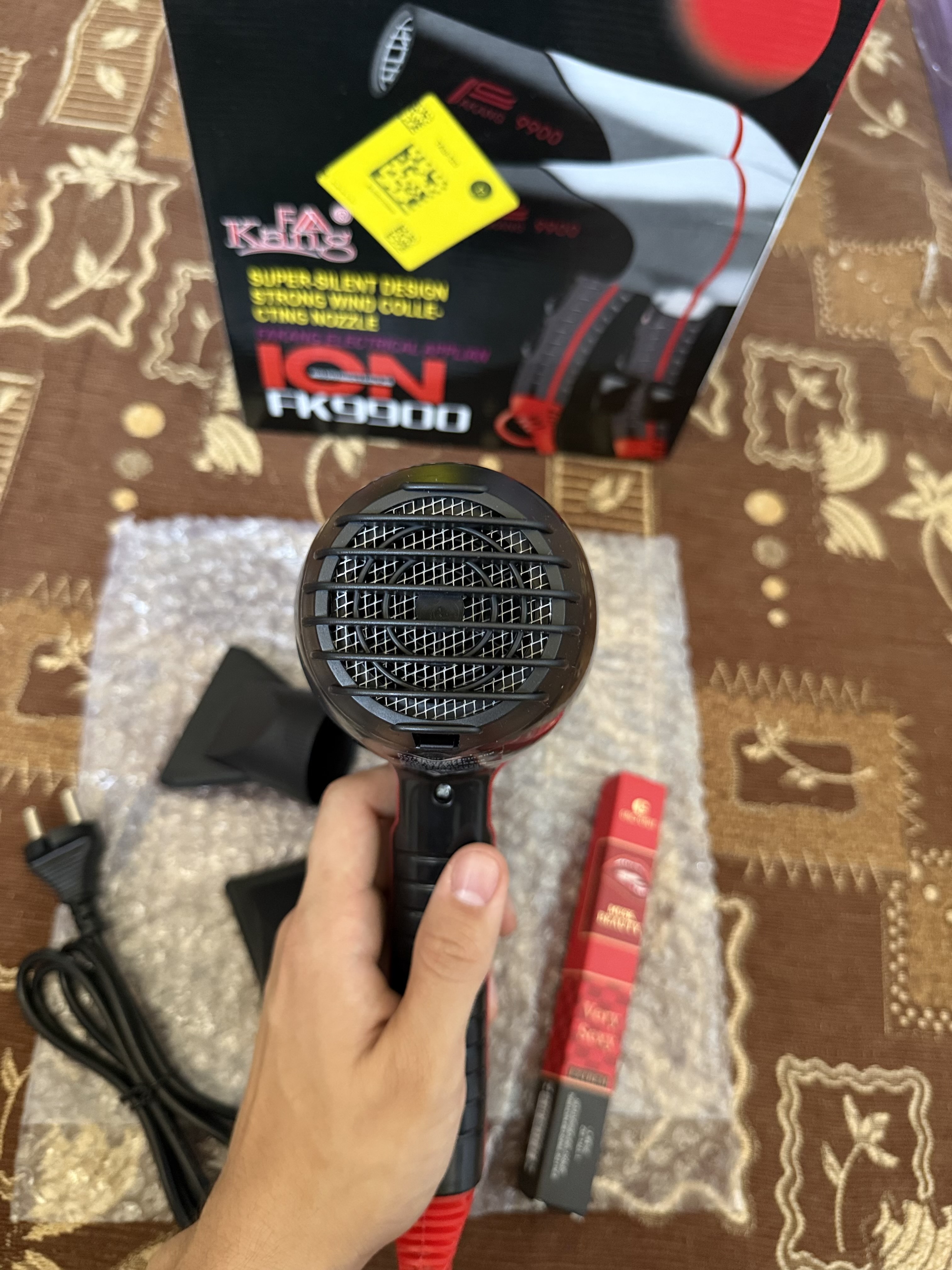 Soch quritish va turmaklash uchun professional fen + sovg‘aga atir, ayollar uchun