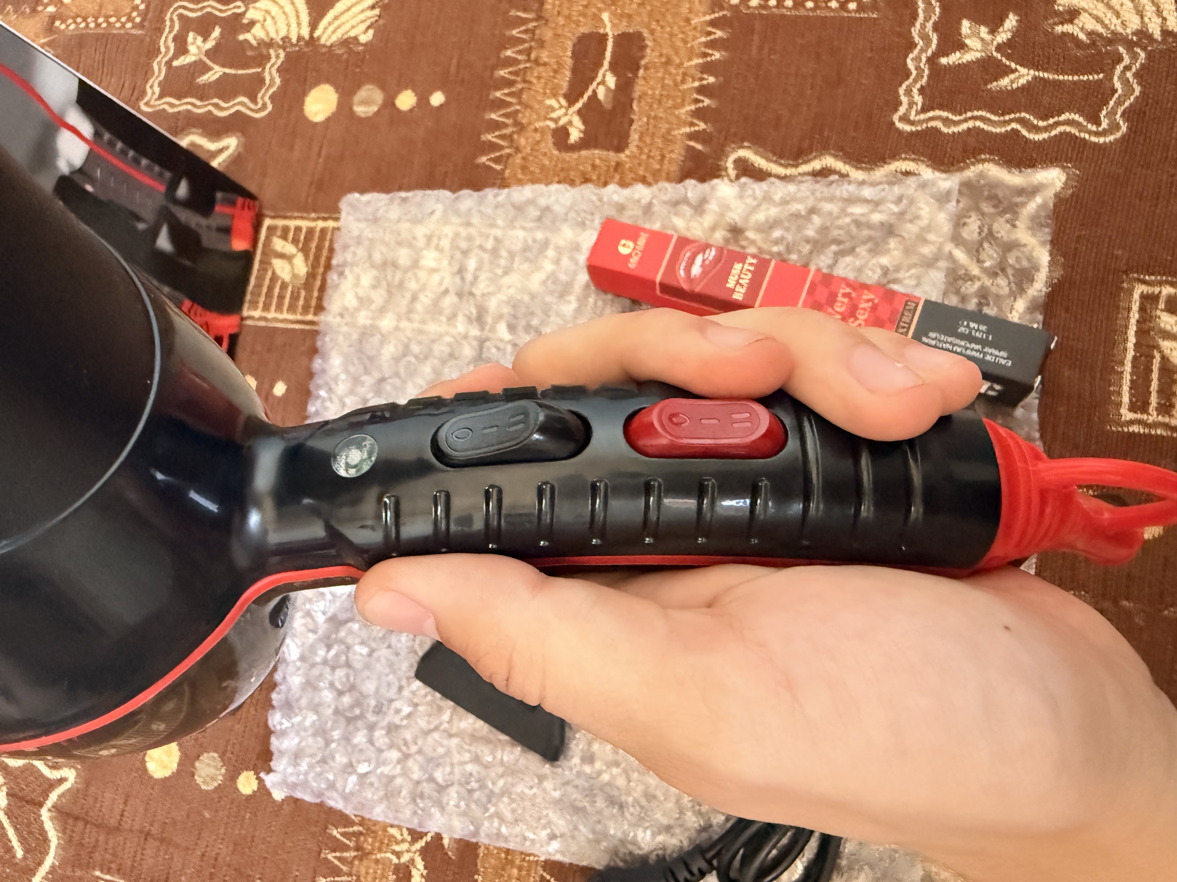 Soch quritish va turmaklash uchun professional fen + sovg‘aga atir, ayollar uchun