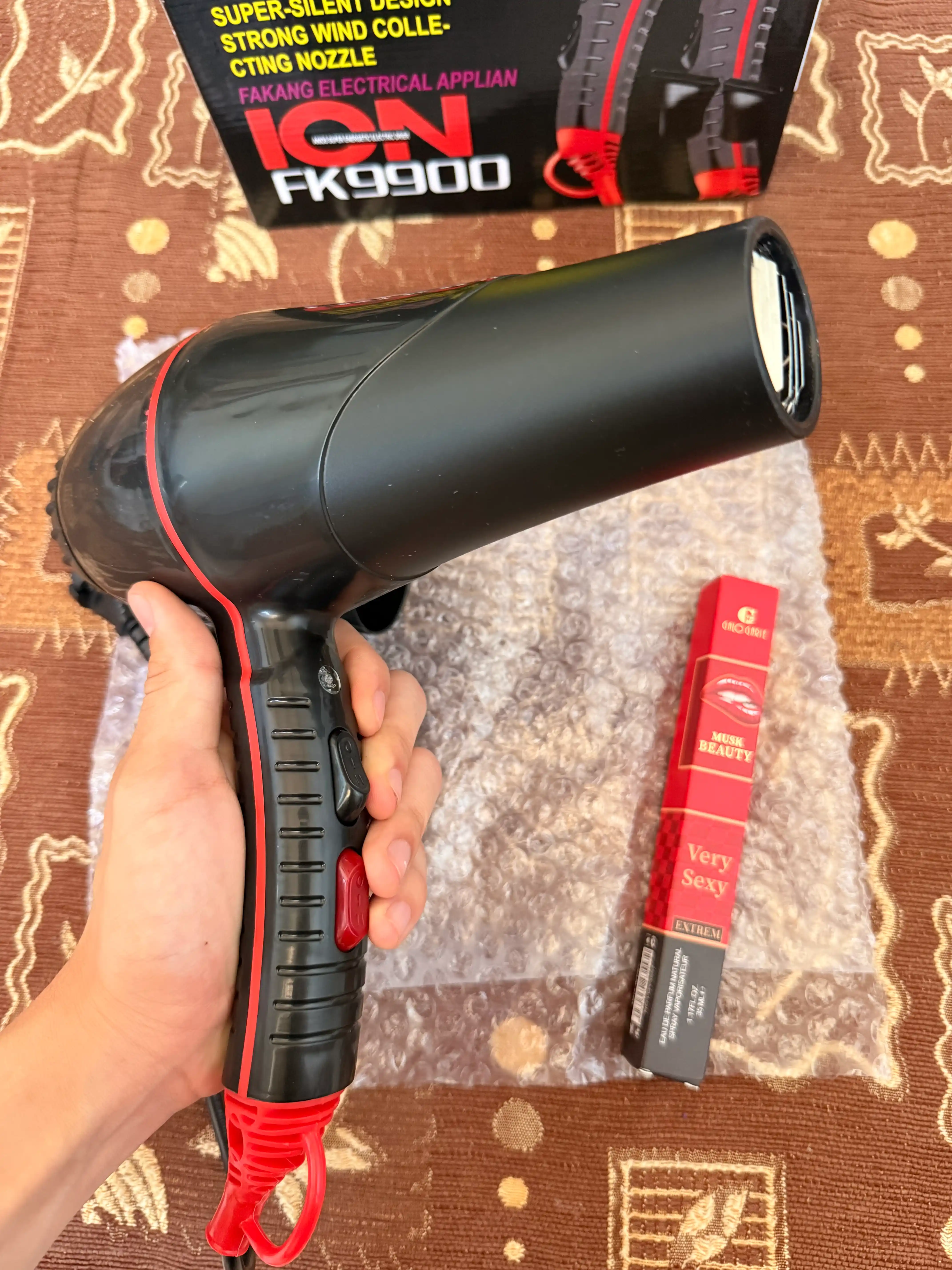 Soch quritish va turmaklash uchun professional fen + sovg‘aga atir, ayollar uchun
