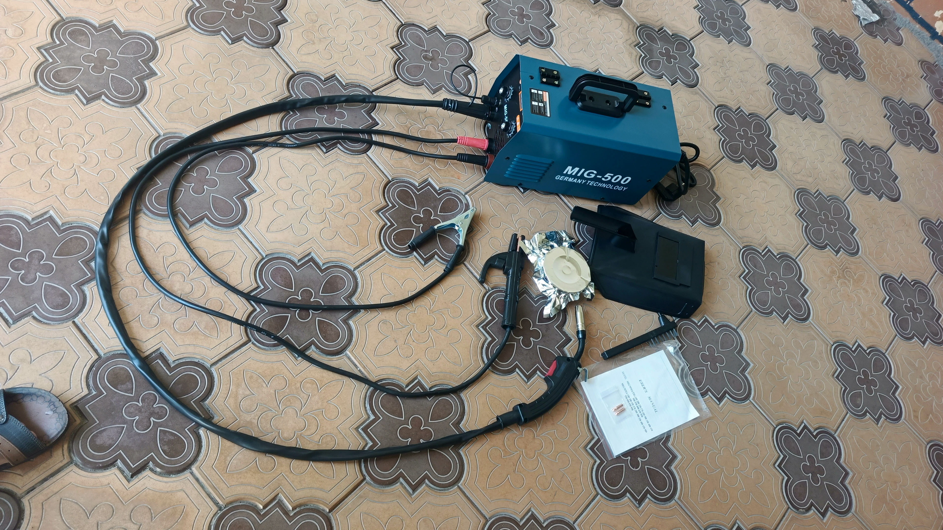 Payvandlash mashinasi, yarim avtomatik, gazsiz, MIG-500, invertor