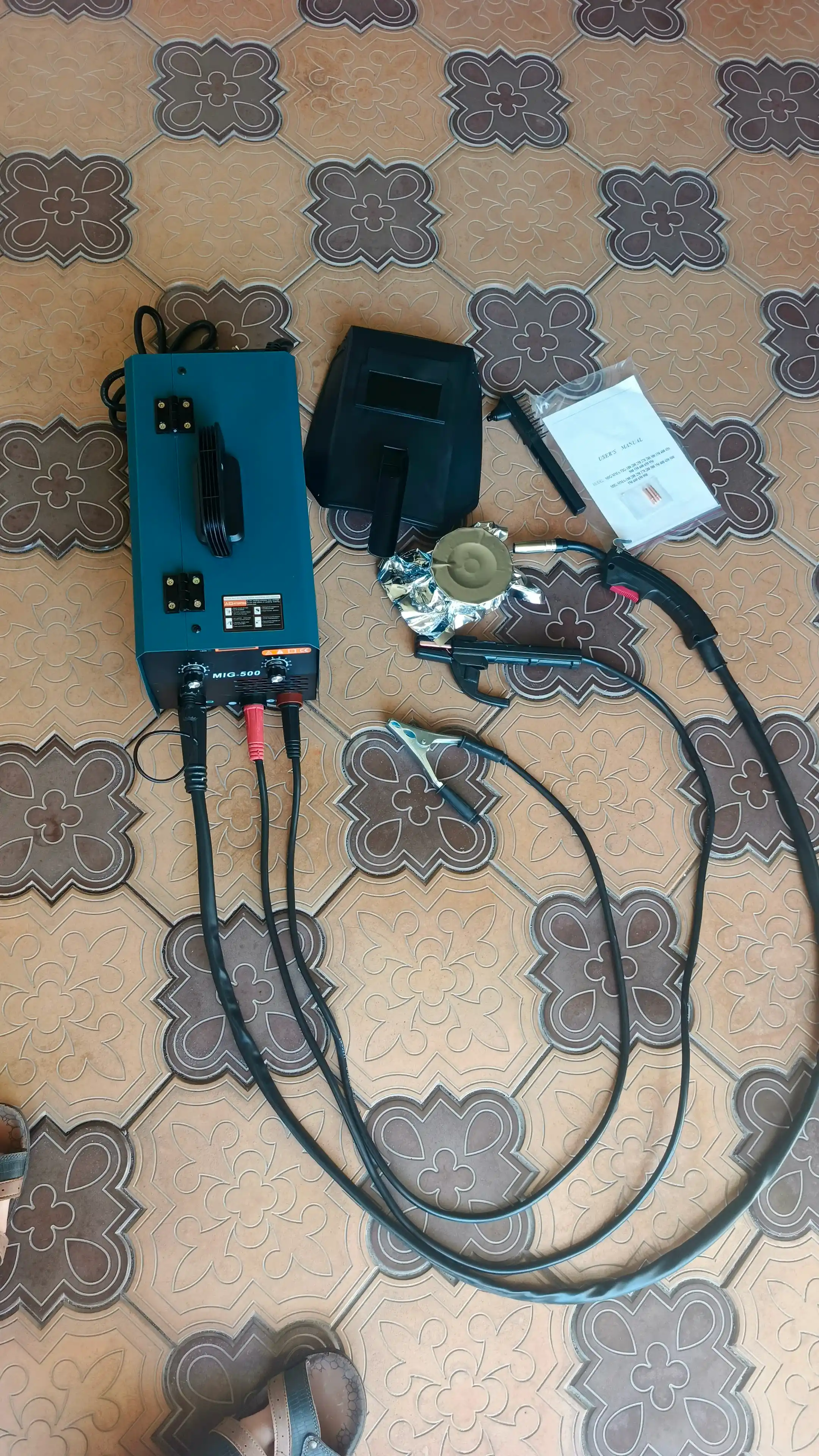 Payvandlash mashinasi, yarim avtomatik, gazsiz, MIG-500, invertor