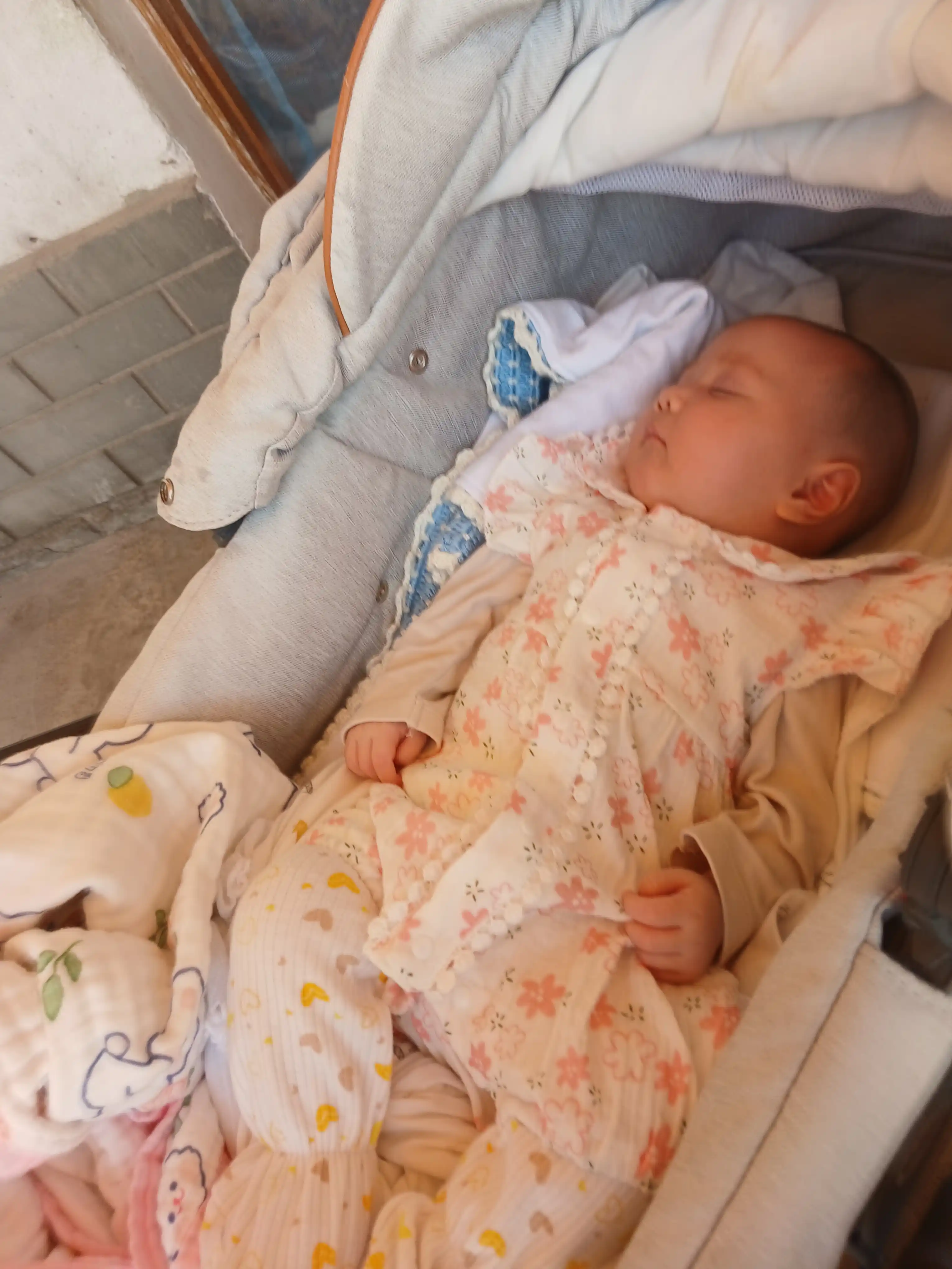 Yangi tug‘ilgan chaqaloqlar uchun muslindan bodi, komplekt 0+