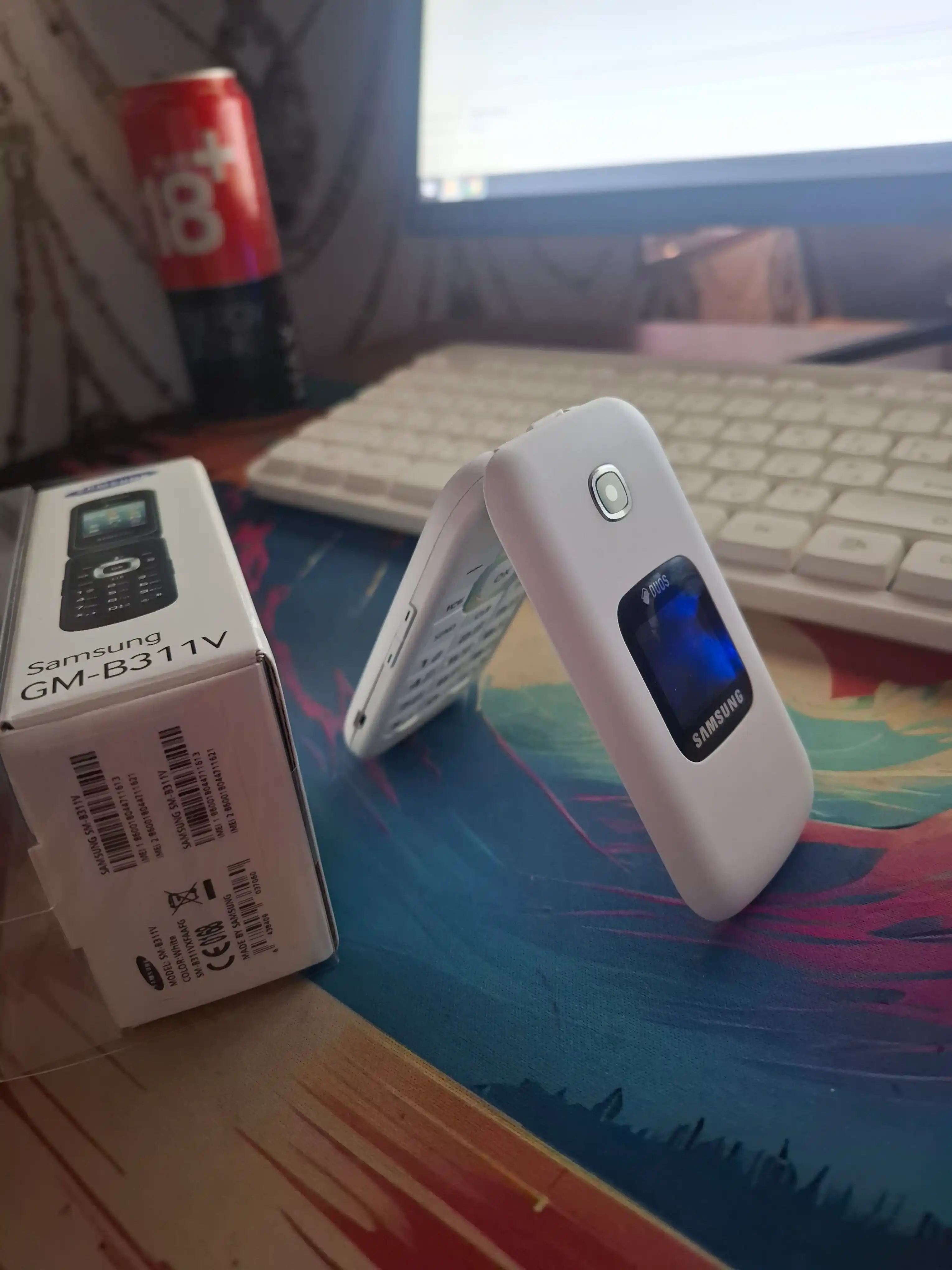 Кнопочный телефон Samsung Gusto 3 GM-B311V