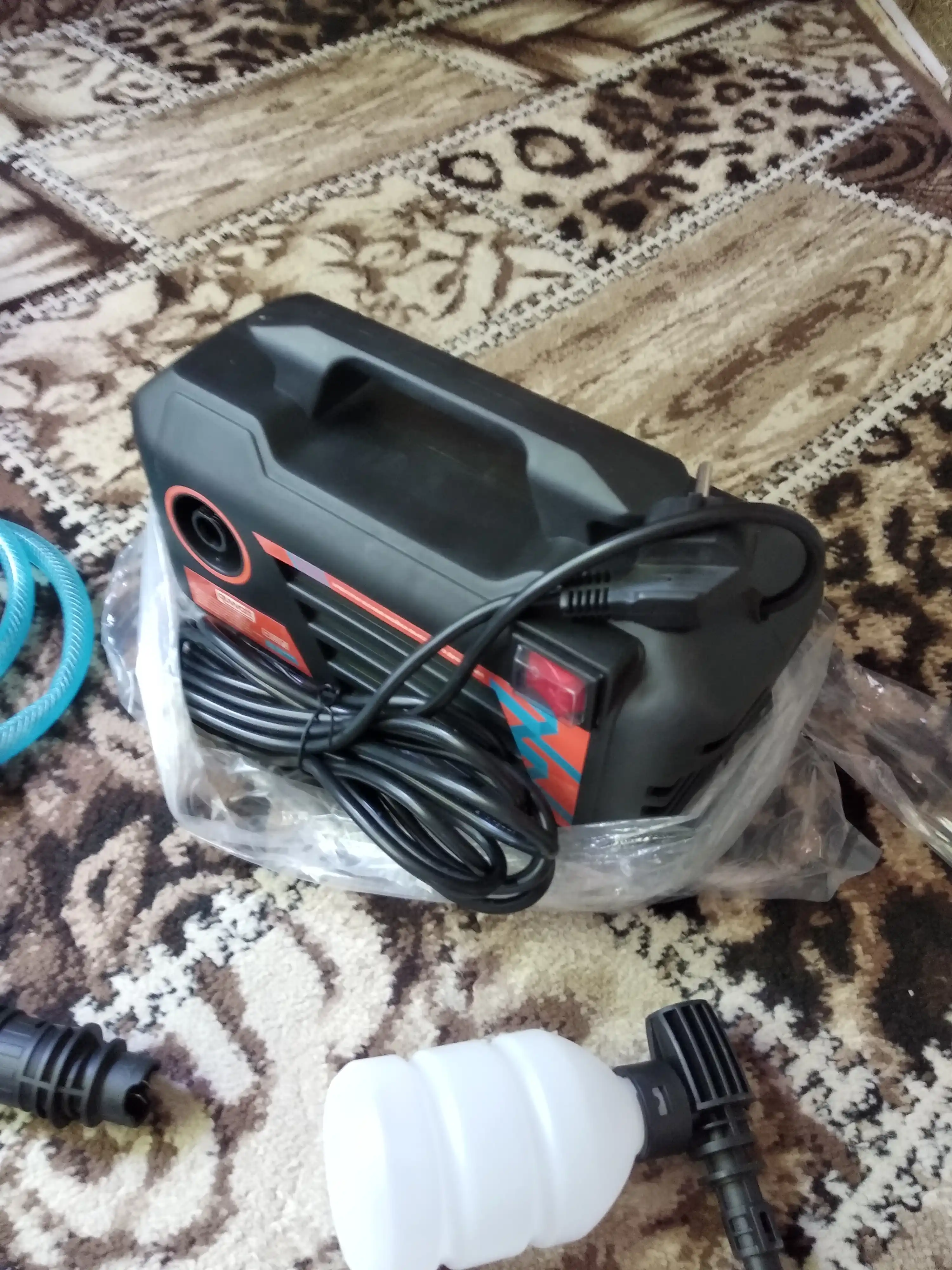 Yuqori bosimli elektr yuvish avto-moykasi 2500 Vt, 120 BAR, penogenerator bilan, apparat