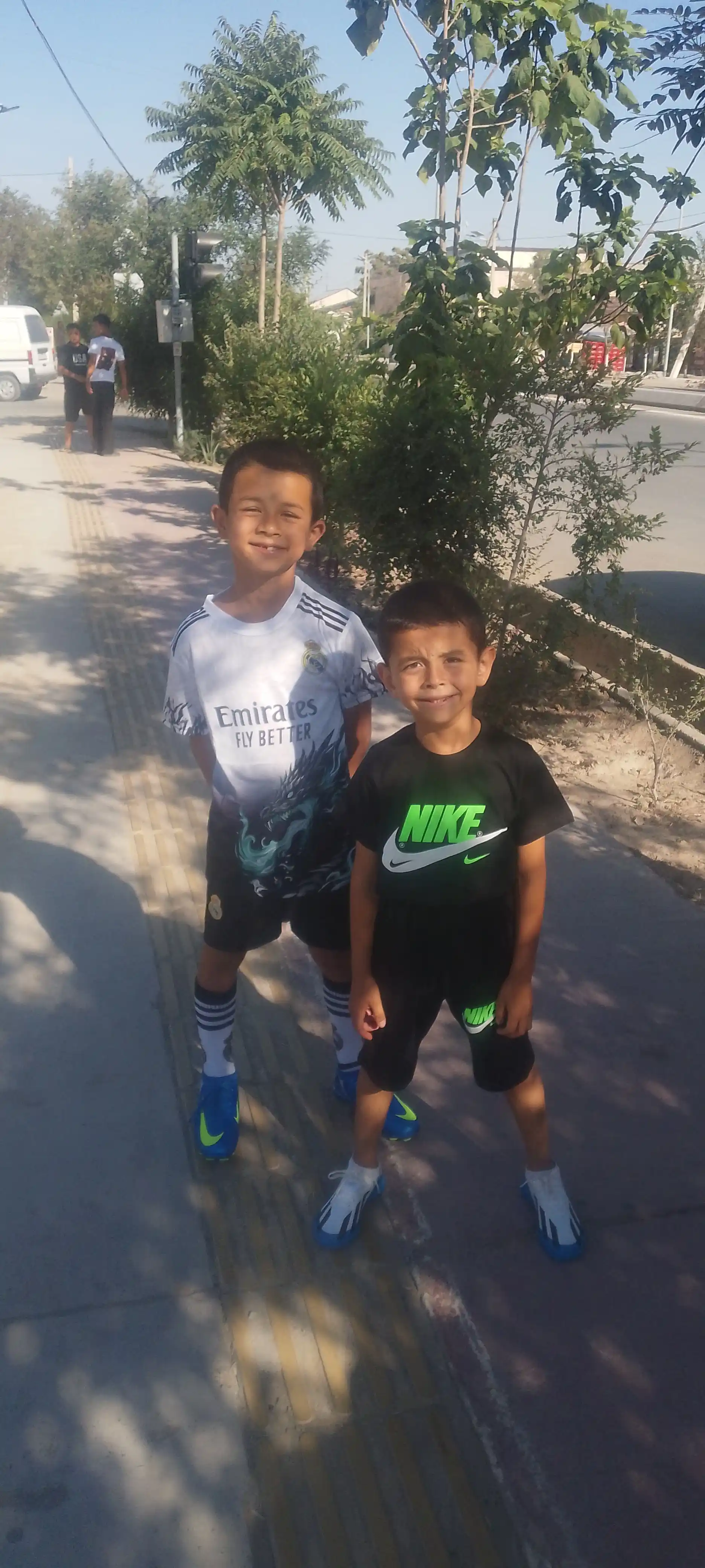 Futbol butsilar, o'smirlar uchun, 32-46 o'lcham