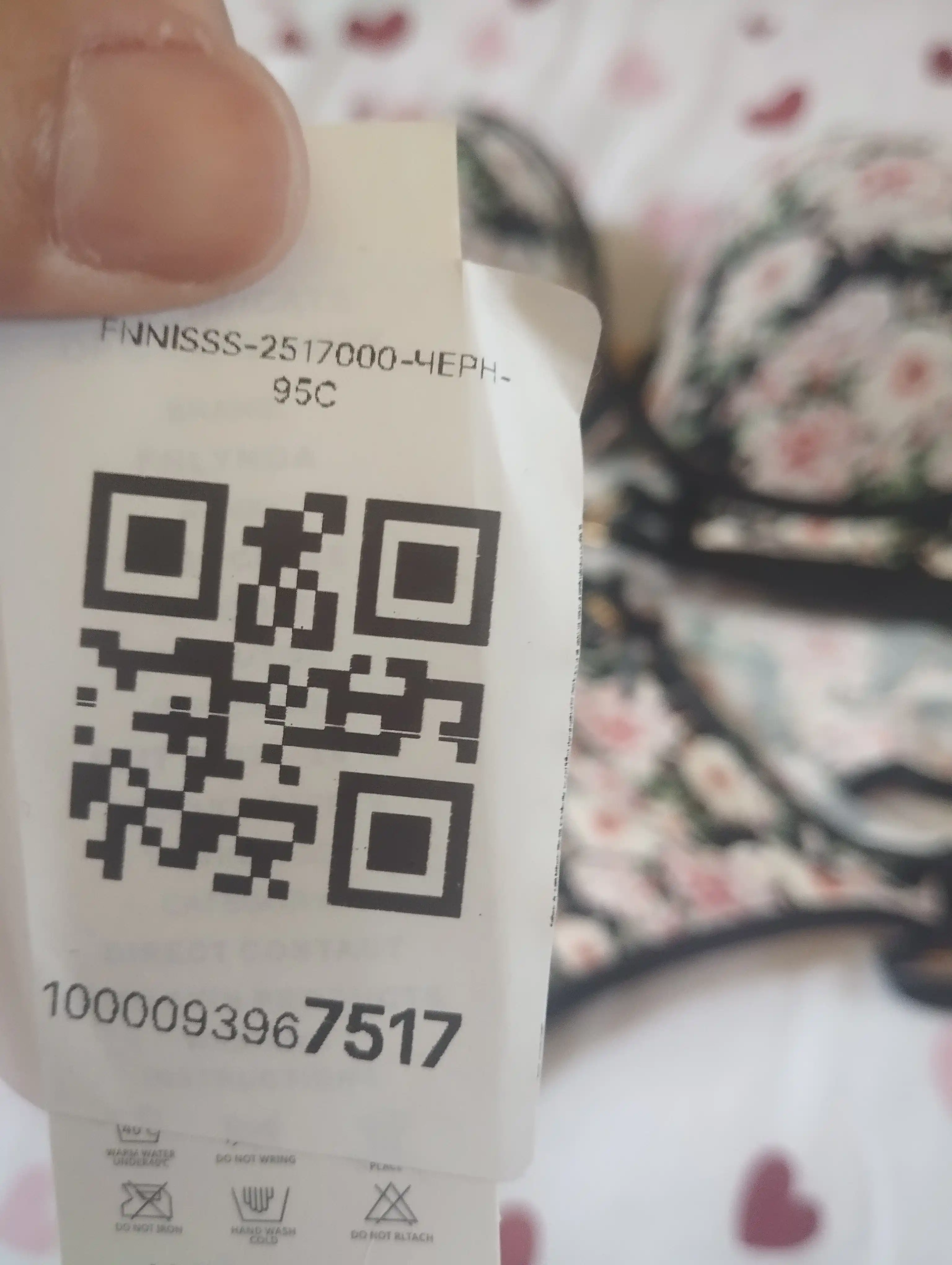 Ayollar ichki kiyimlari to‘plami, to‘rli byustgalter va ichki kiyim, C chashkali