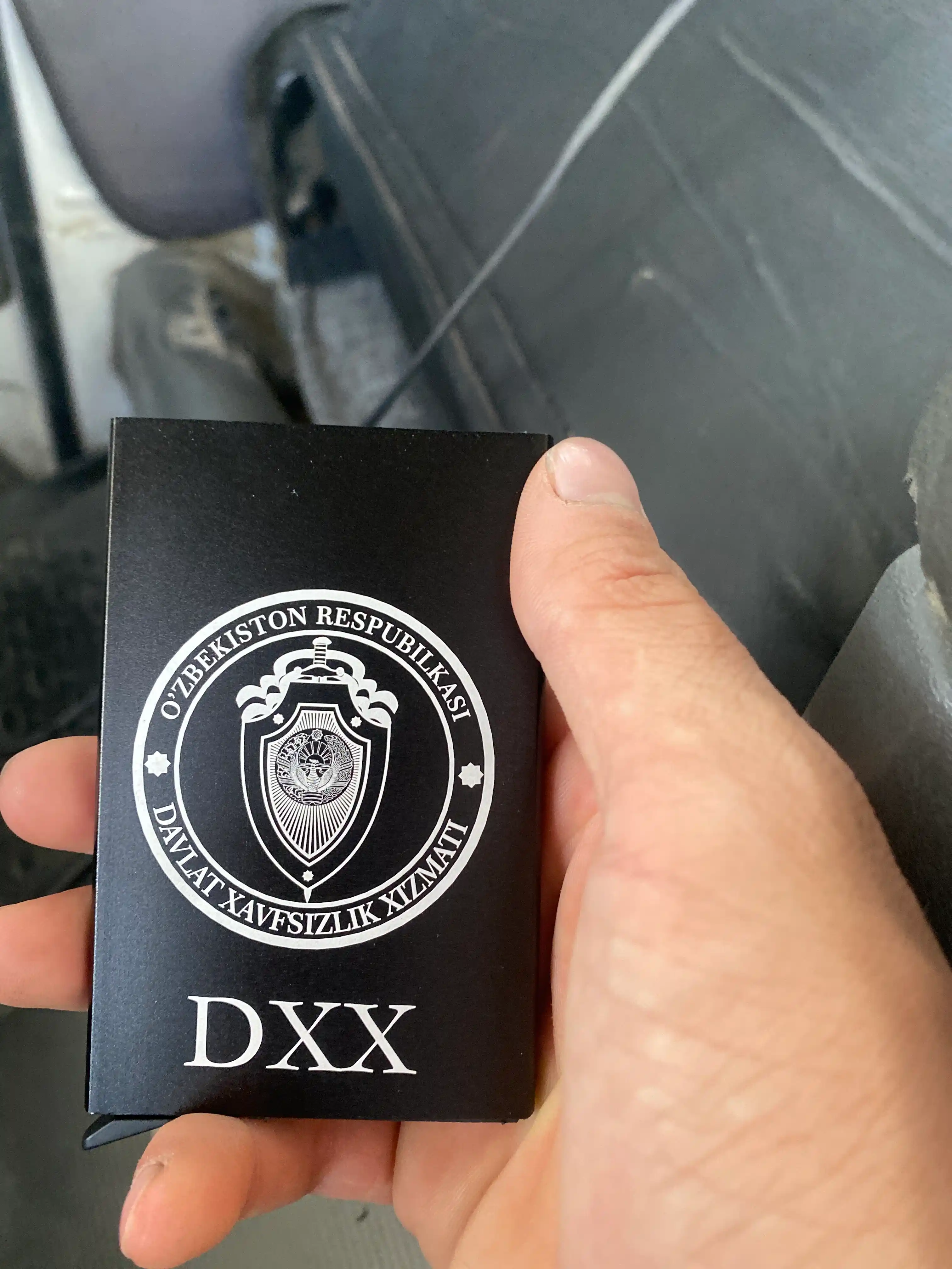 Metall kartxolder — bank kartalari va ID kartalar uchun RFID himoyasi