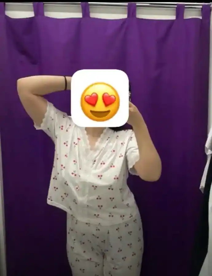 Ayollar uy kiyimi, yurak shaklidagi oq pijama, bahor-yoz uchun