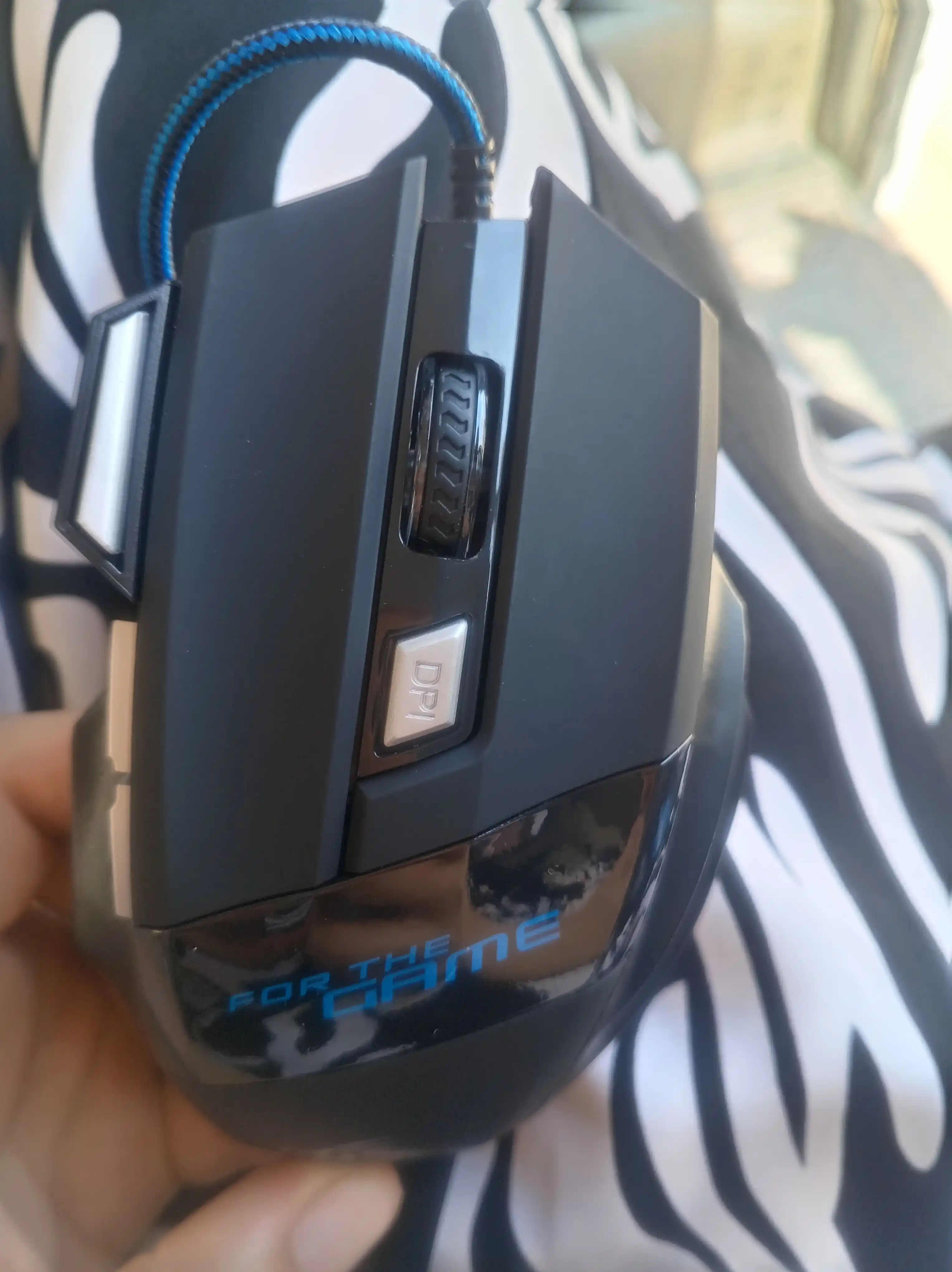 Simli o‘yin sichqonchasi, 1600 dpi RGB yoritilgan