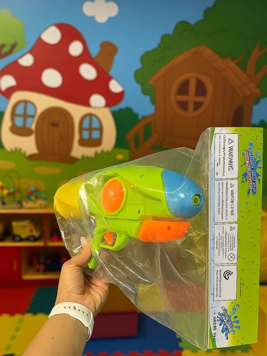 Yorqin qo‘lda ishlatiladigan bolalar uchun suv pistoleti — Water Gun