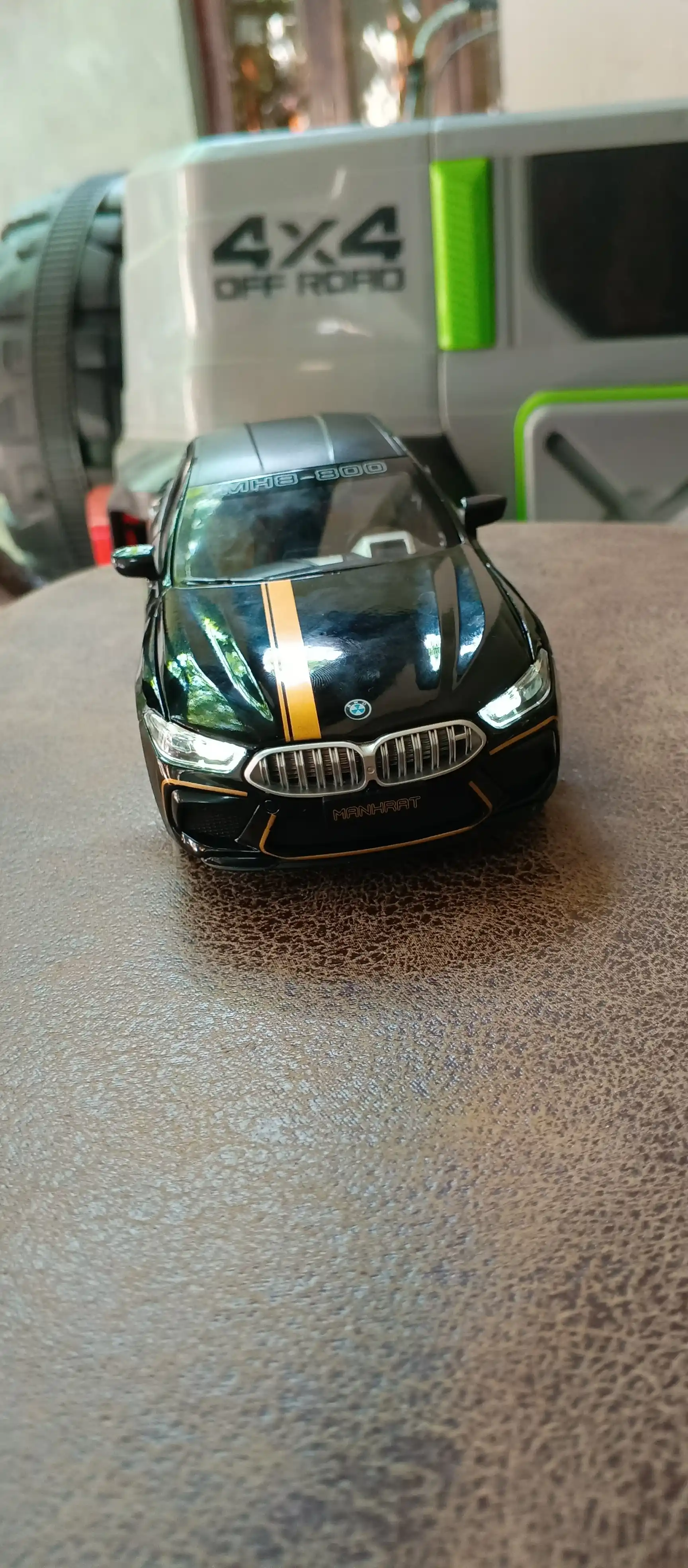 Kolleksion model BMW M8, 1:24, 21 sm
