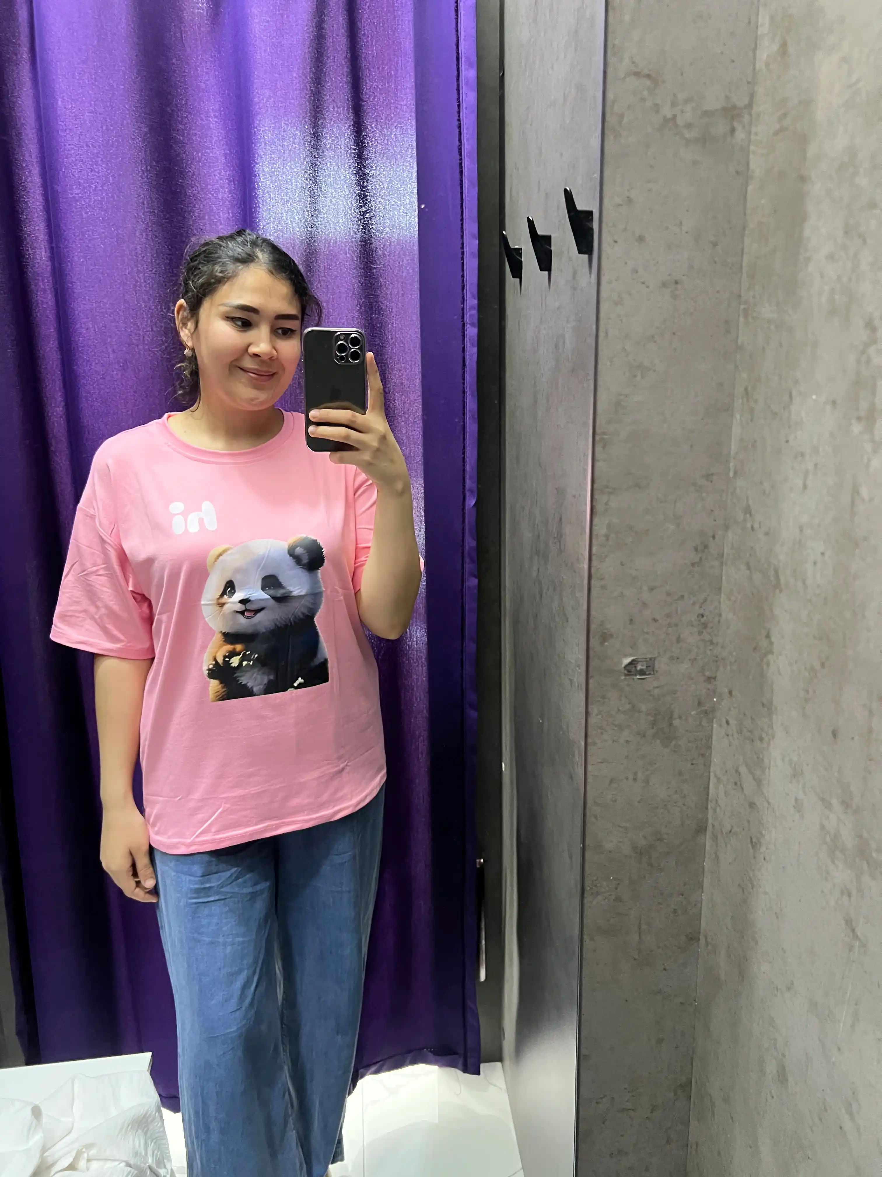 Oversize ayollar futbolkasi PANDA - ayollar uchun zamonaviy futbolka