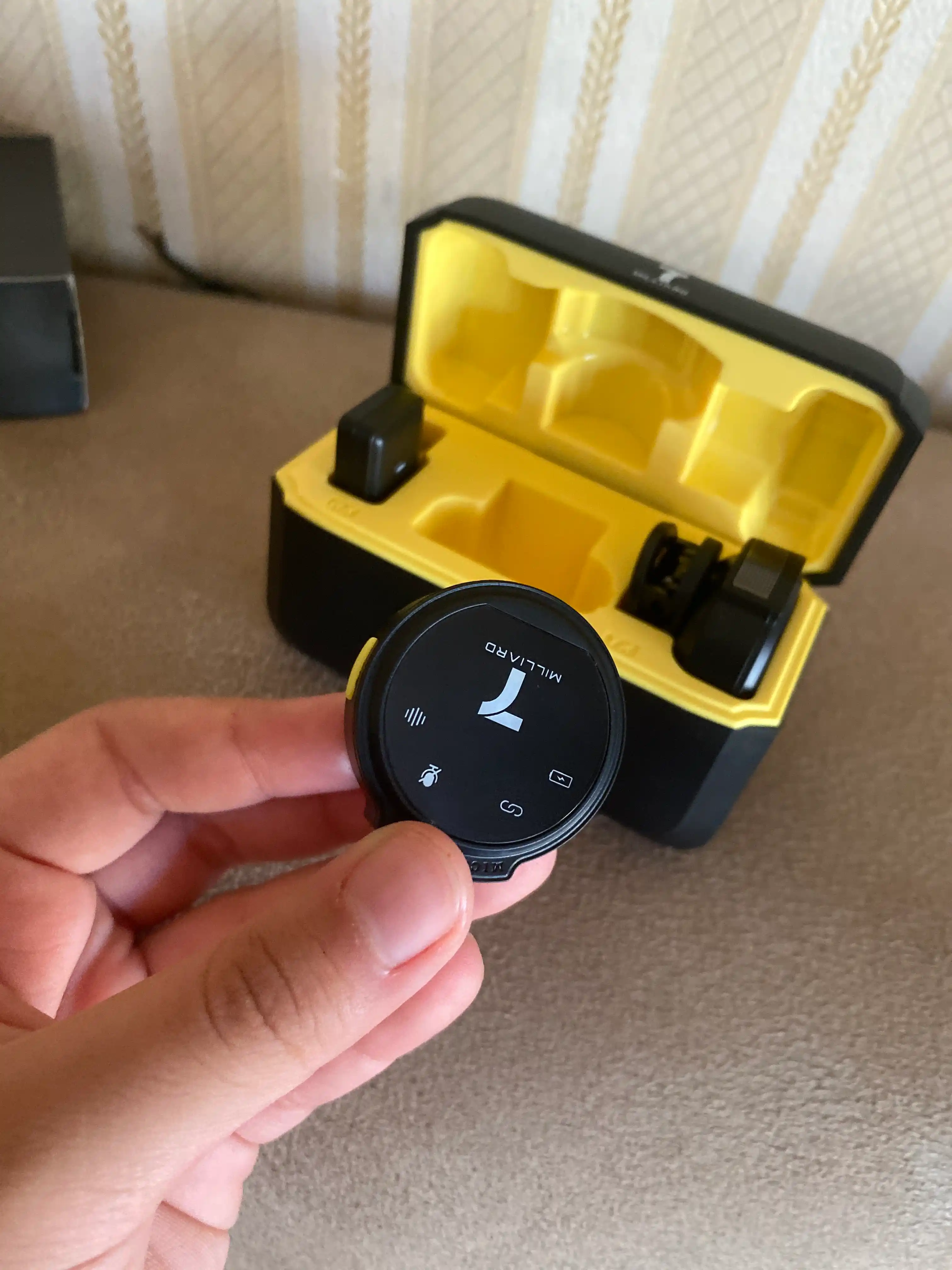 Simsiz mikrofon 7 Milliard Ultra Compact iPhone va Android