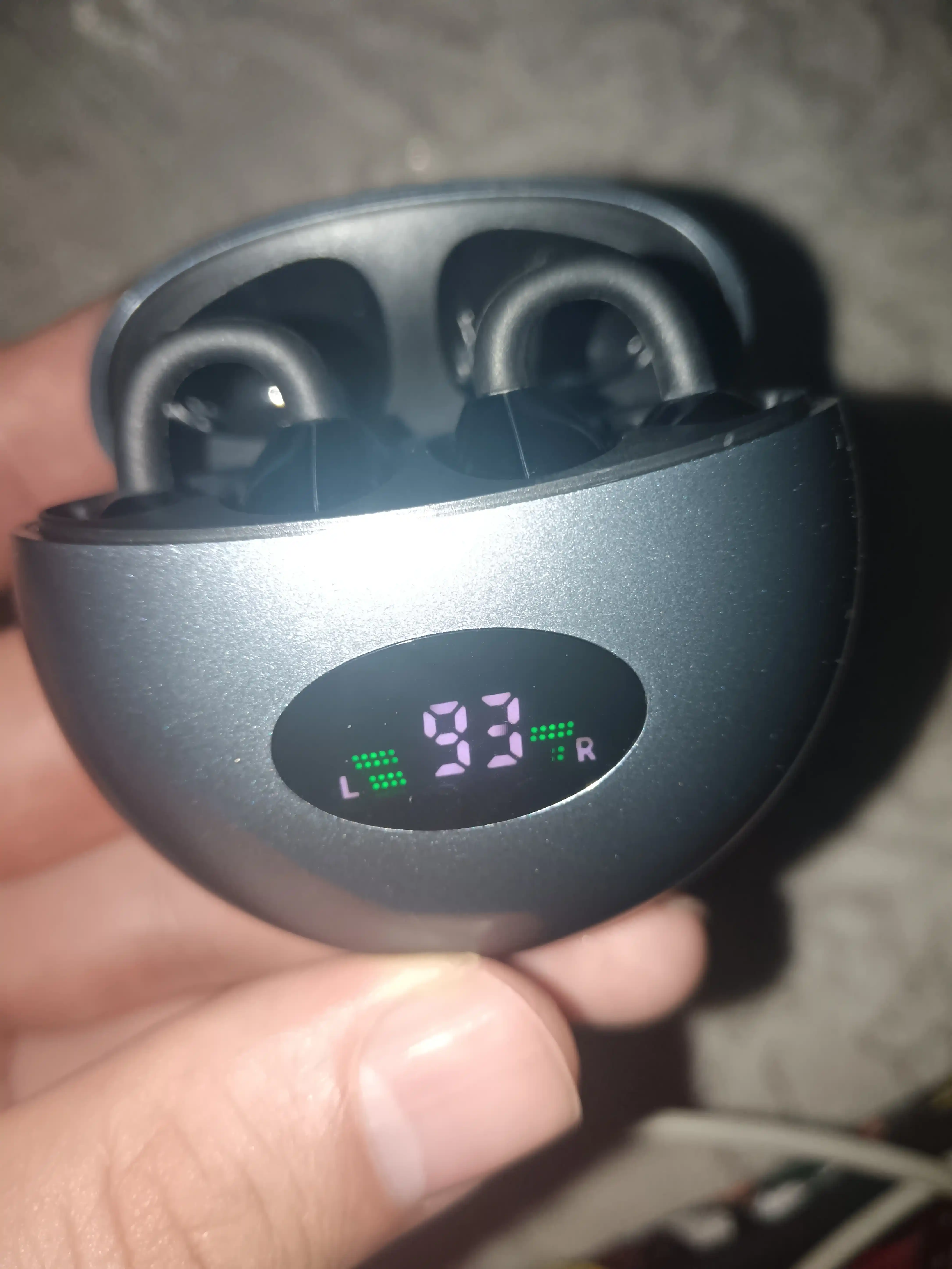 Simsiz quloqchinlar, Bluetooth, IPX5 namlikdan himoyalangan, 30 soat ishlaydi