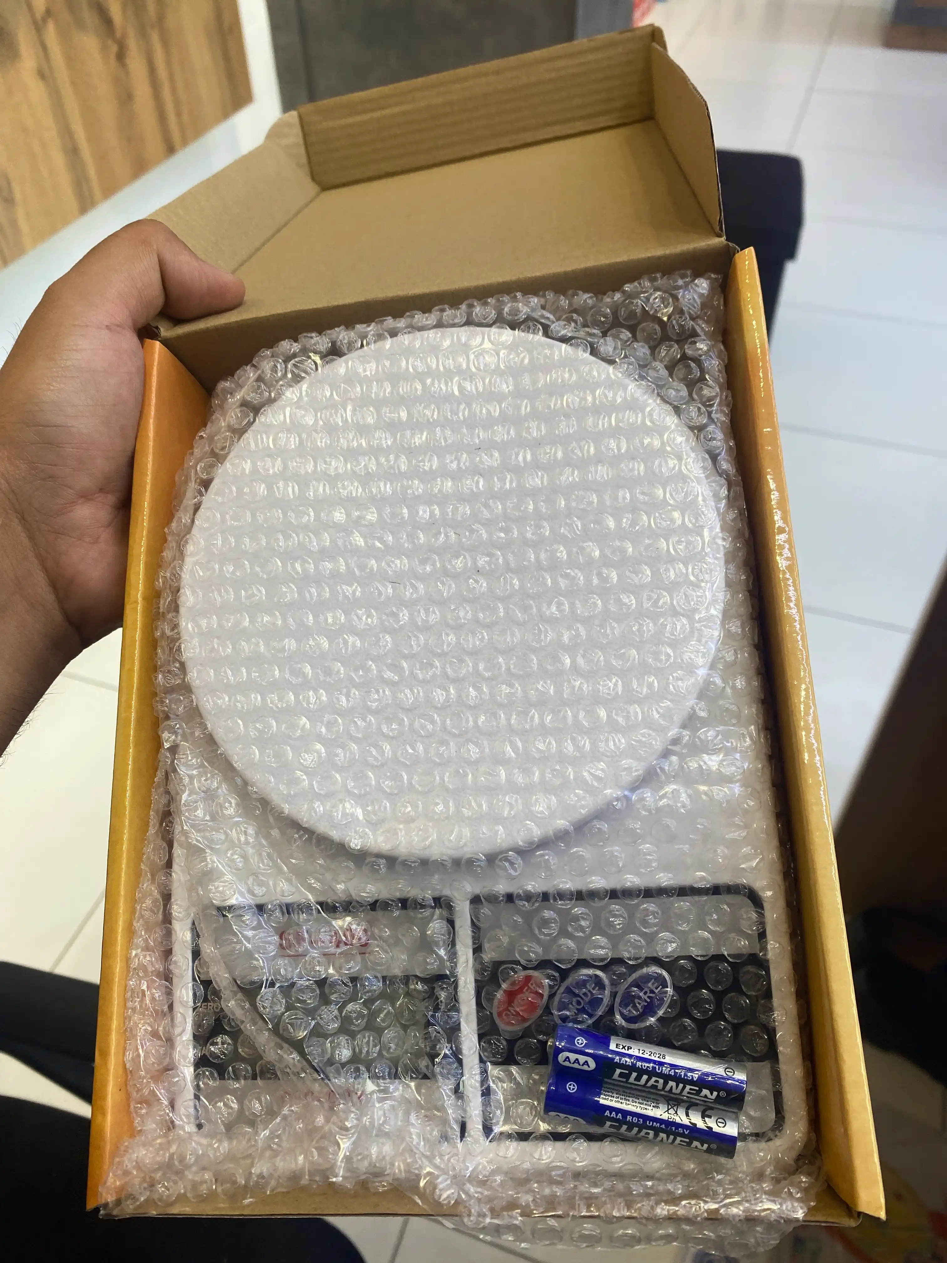 Elektron tarozi oshxona uchun 10kg gacha yuk kotaradi,ixcham va qulay.batareykalari bilan