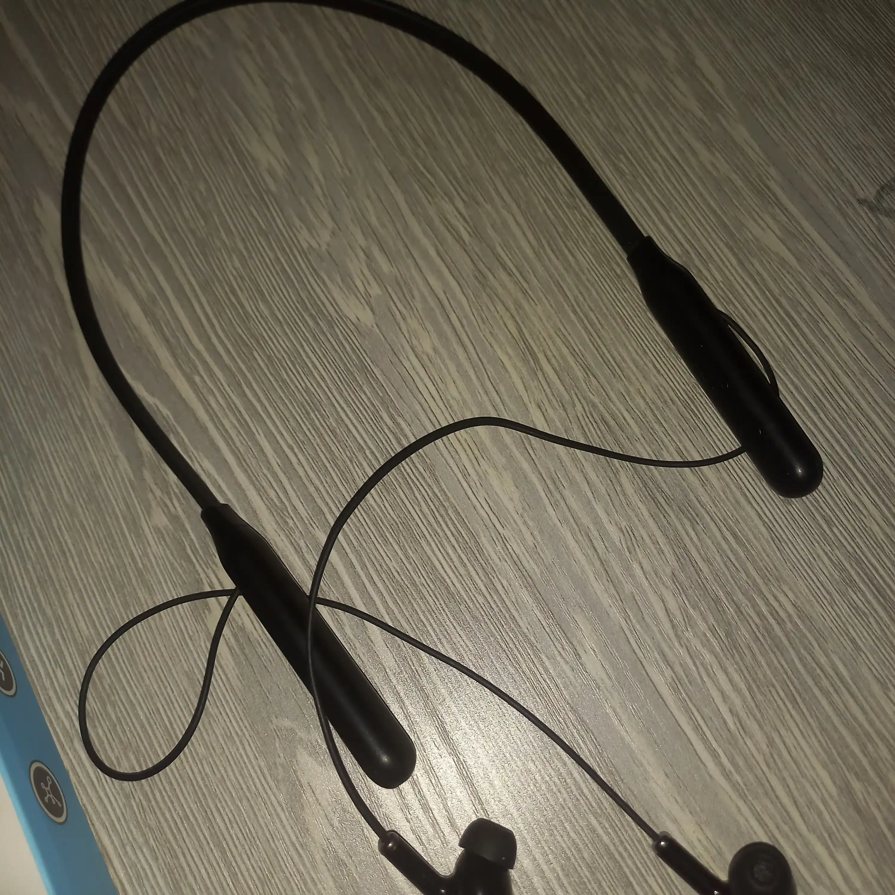 Simsiz quloqchin KIN KL02, Bluetooth garnitura, 5 soat ishlash, 2ta qurilmaga ulanish