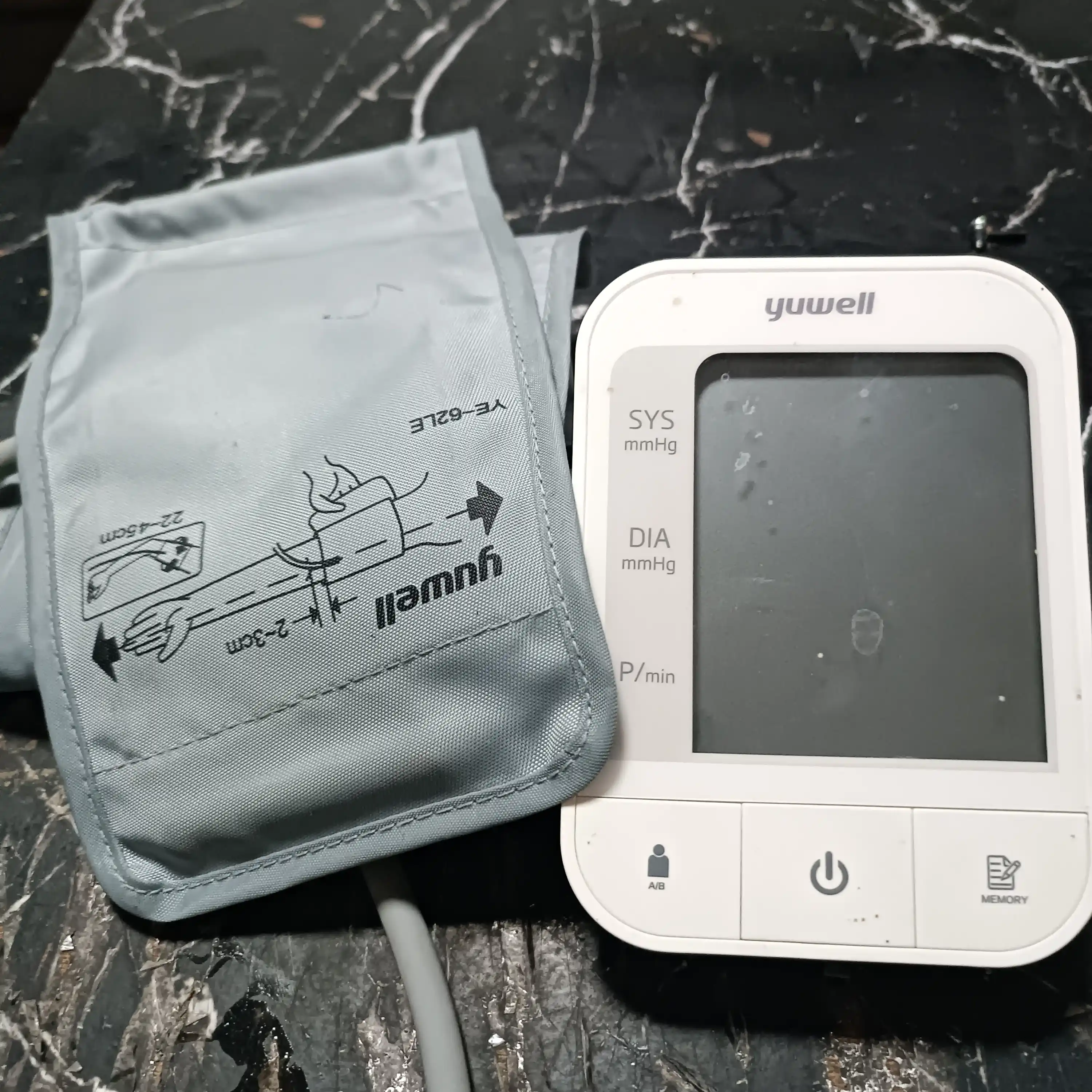 Yuwell 670 CR elektron qon bosimi o'lchagichi