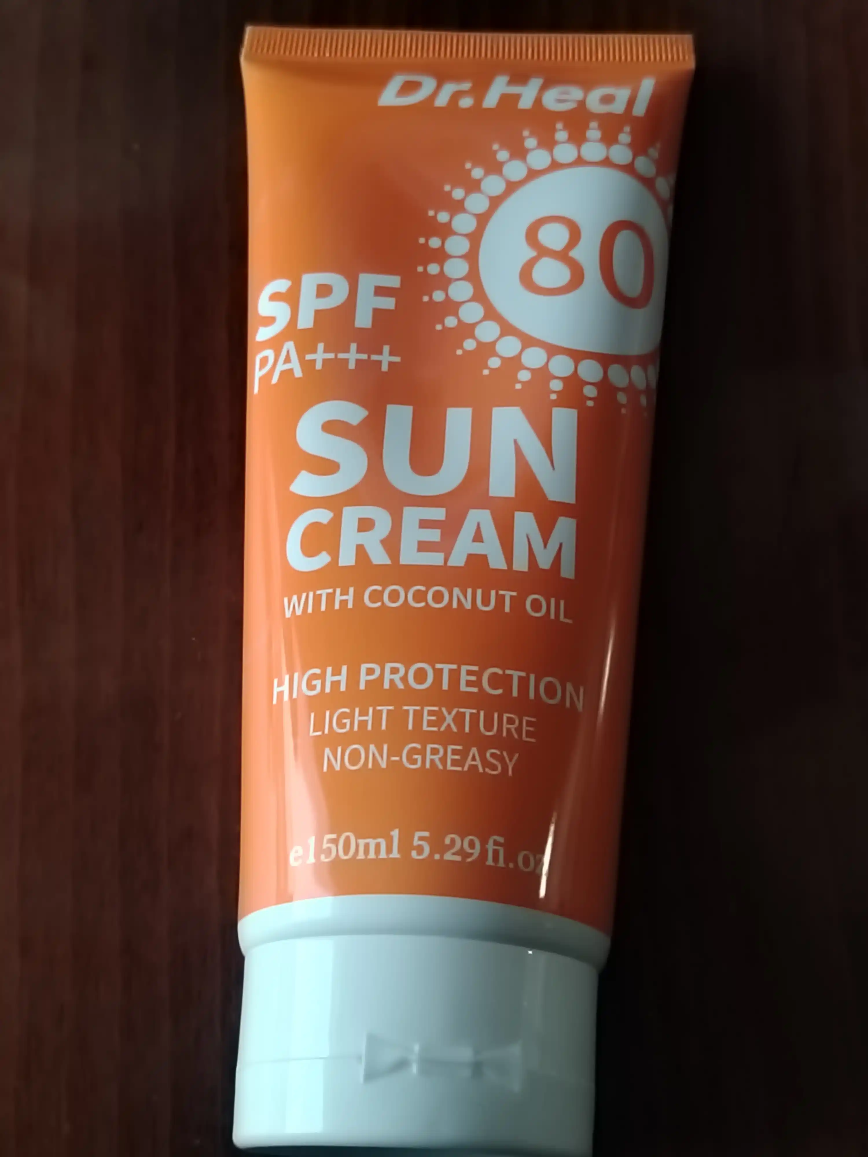Quyoshdan himoya qiluvchi krem Dr.Heal Sun Cream SPF 80 PA++ E vitamini, kokos moyi 150 ml