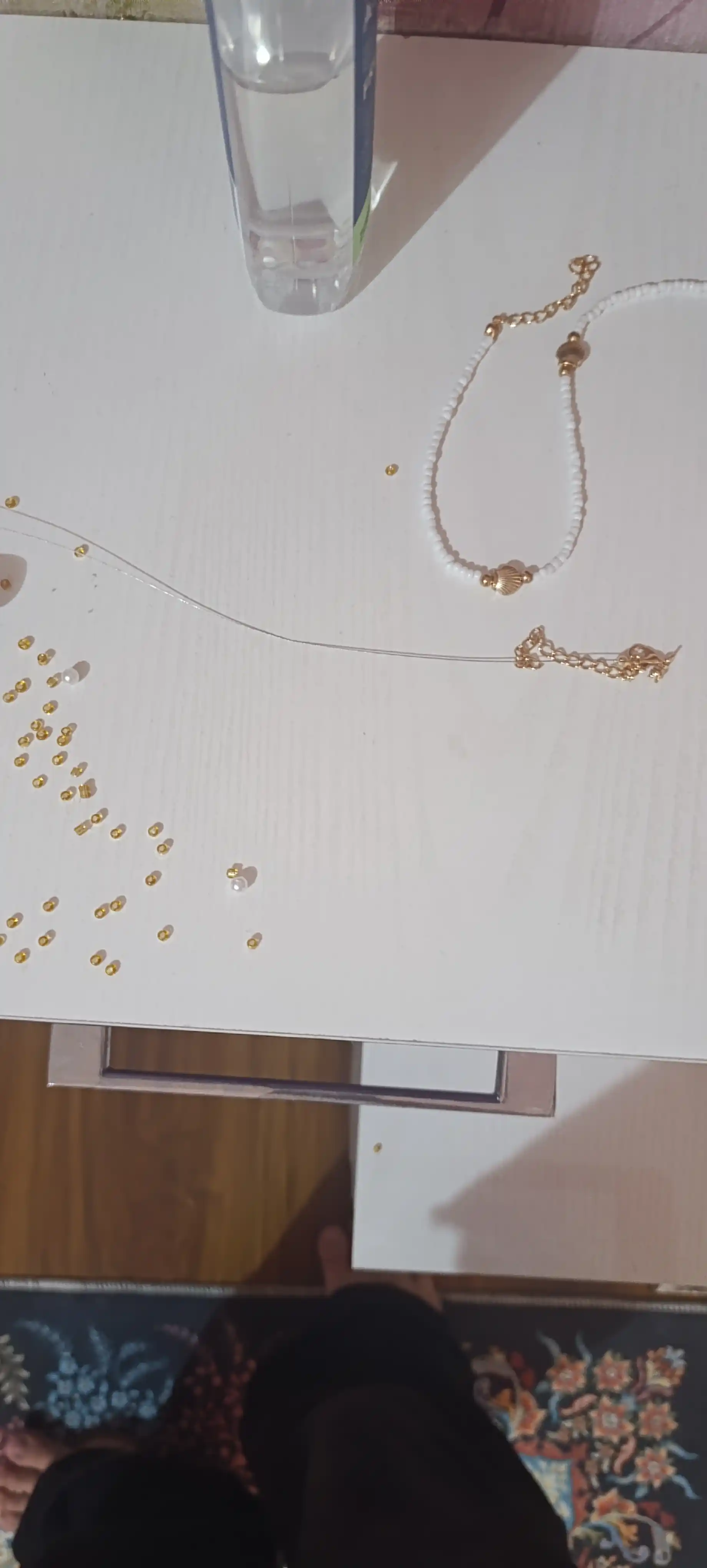 Chig‘anoqlar va marvaridlar bilan bo‘yin chokeri, dengiz uslubidagi ayollar marjoni