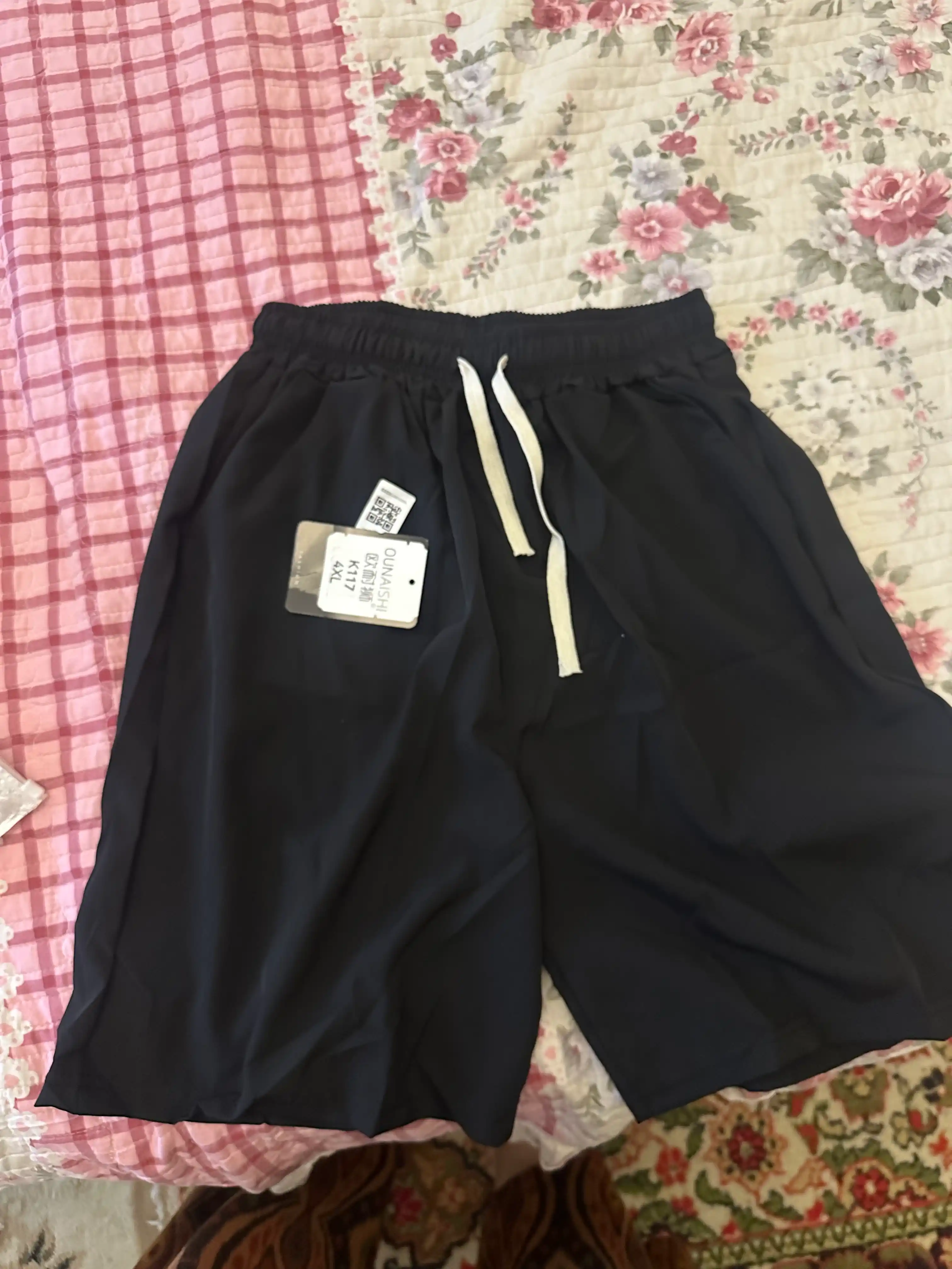 Erkaklar uchun qora rangli, tortma cho'ntakli shortilar, faol dam olish uchun sport short