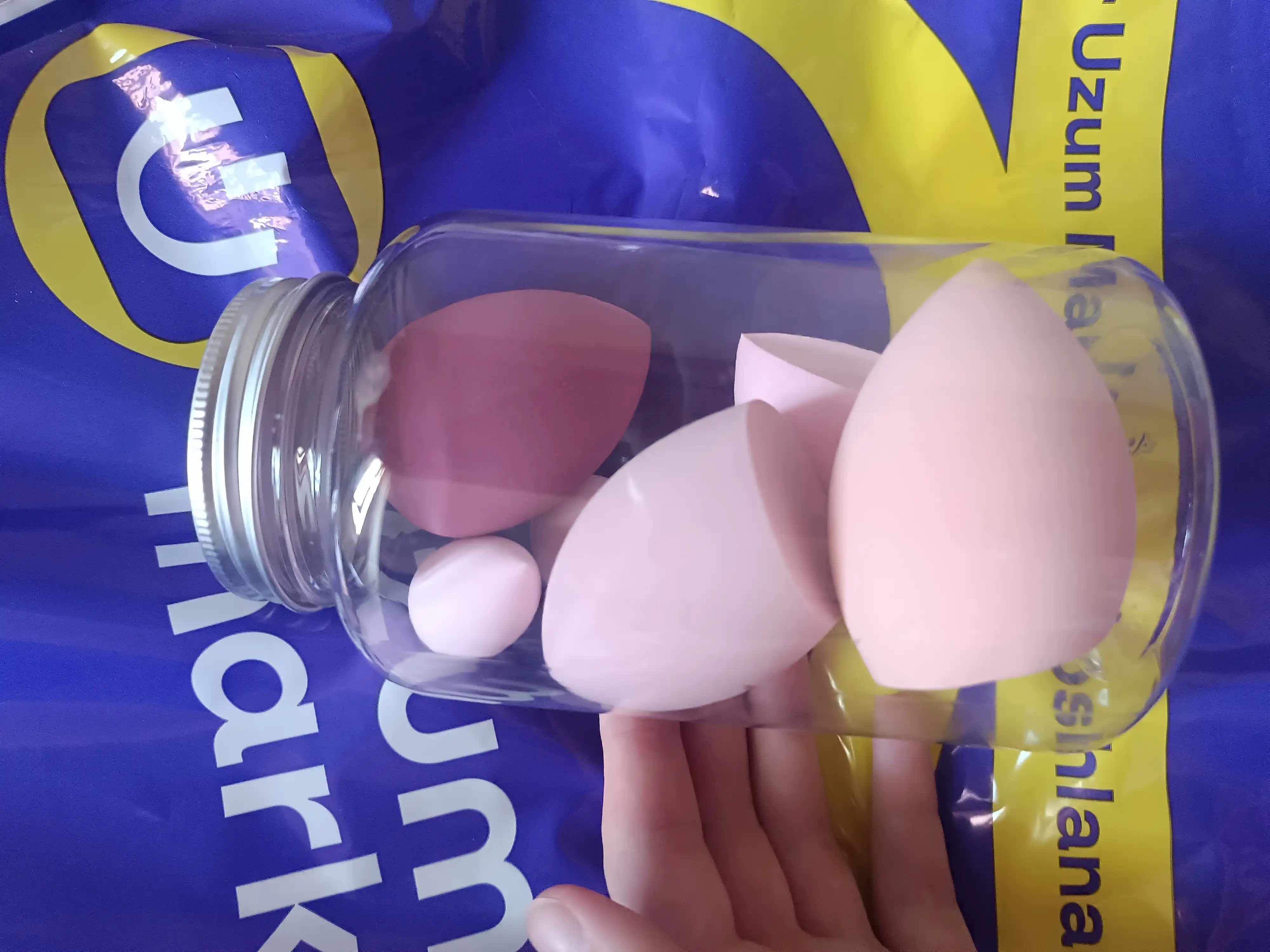 Sponj makiyaj uchun professional kosmetik gubkalar to‘plami, bonkali to'plamda 7 dona