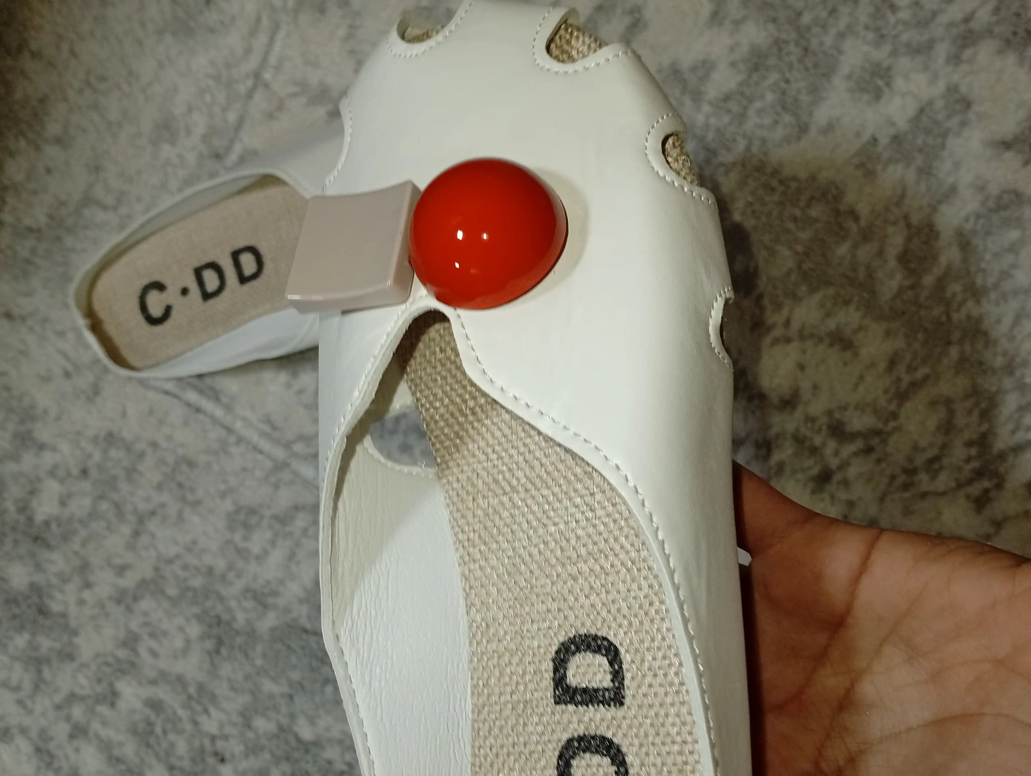 Ayollar oyoq kiyimi, kuzgi sandal, shippak, sabo